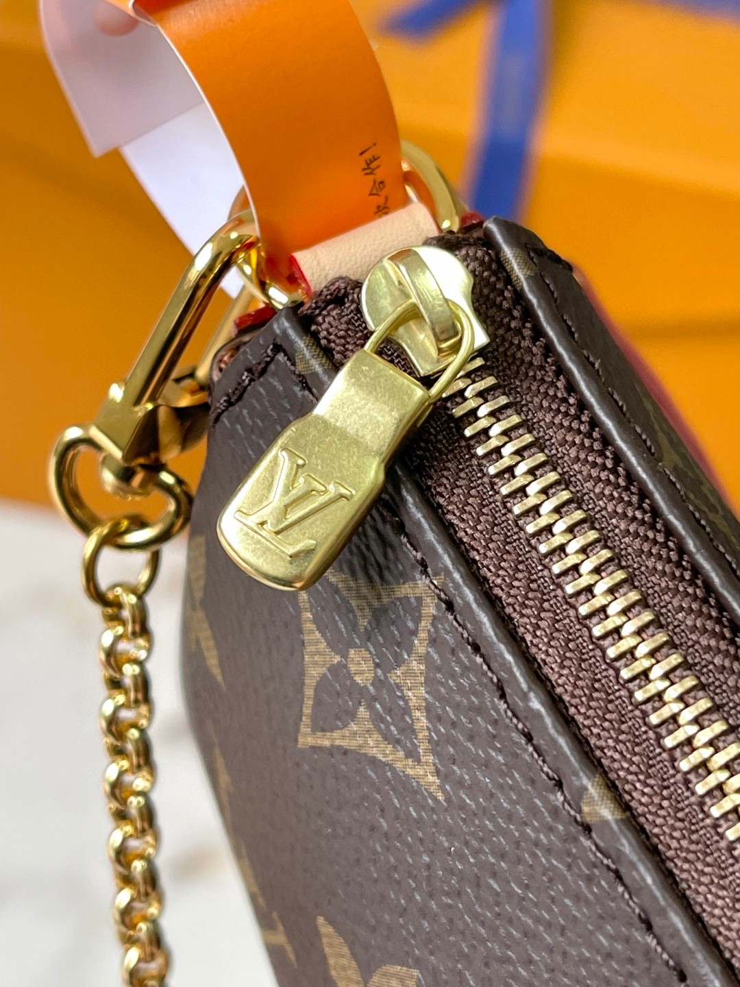 Louis Vuitton M95567 Eva shoulder bag