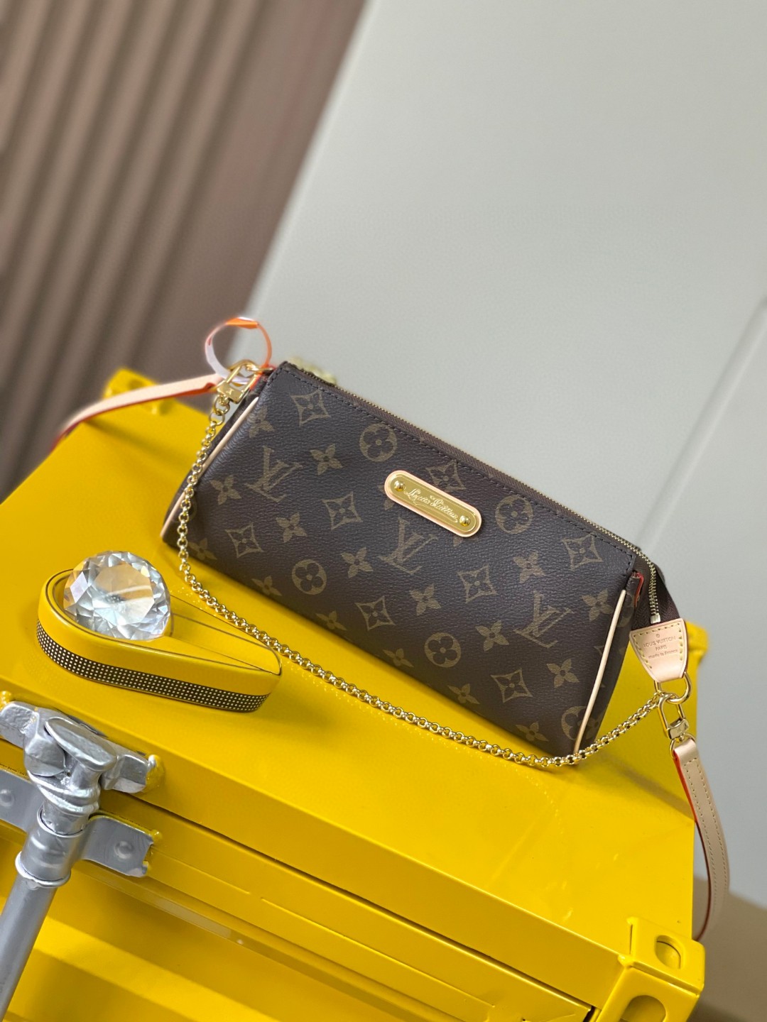 Louis Vuitton M95567 Eva shoulder bag