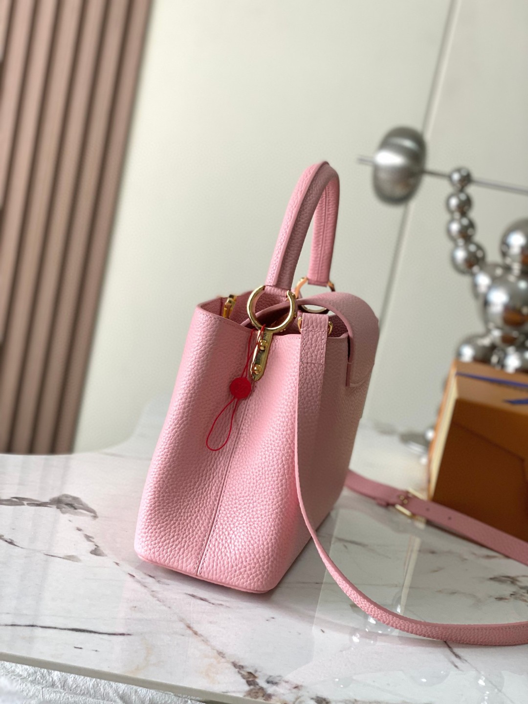 Louis Vuitton M24546 Capucines MM