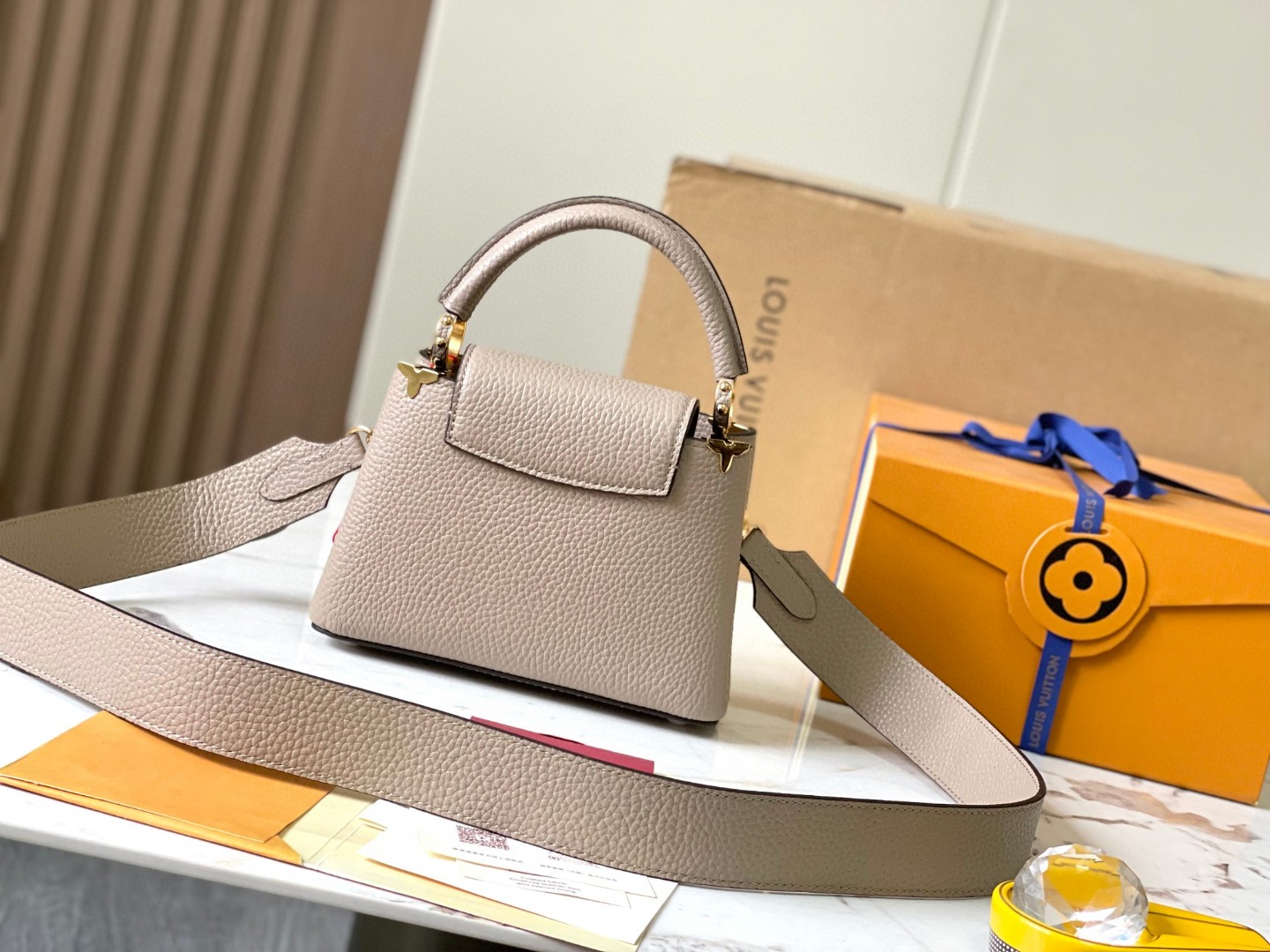 Louis Vuitton M24567 Capucines Mini