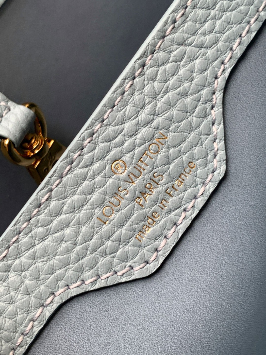 Louis Vuitton M21166 Capucines BB