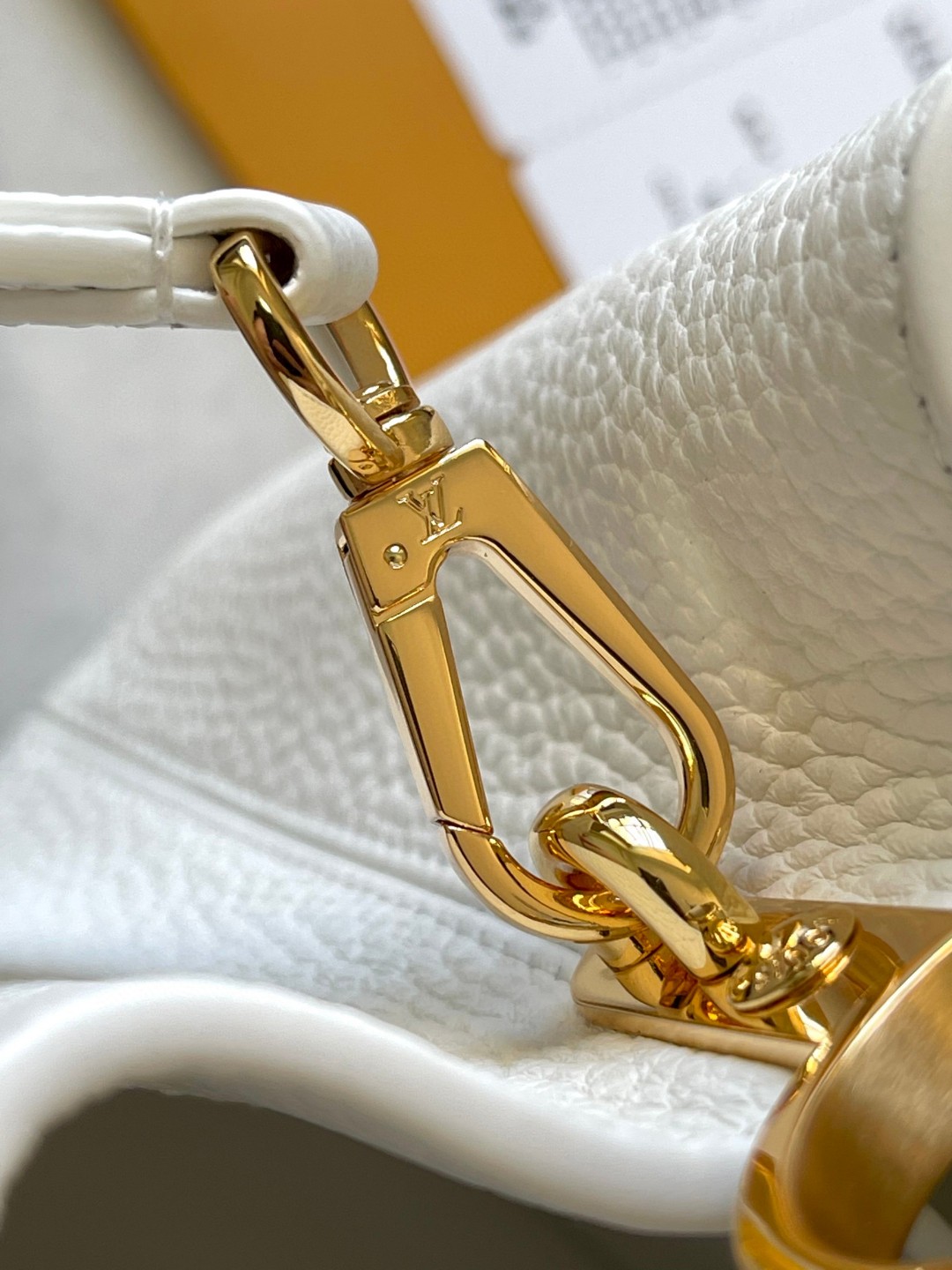 Louis Vuitton M23456 Capucines Mini