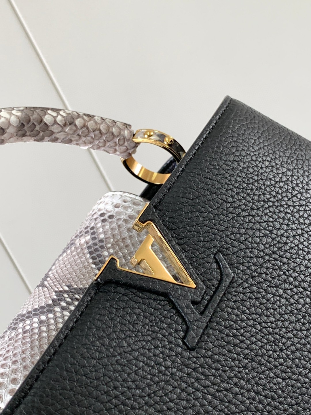 Louis Vuitton N81408 Capucines BB Bag