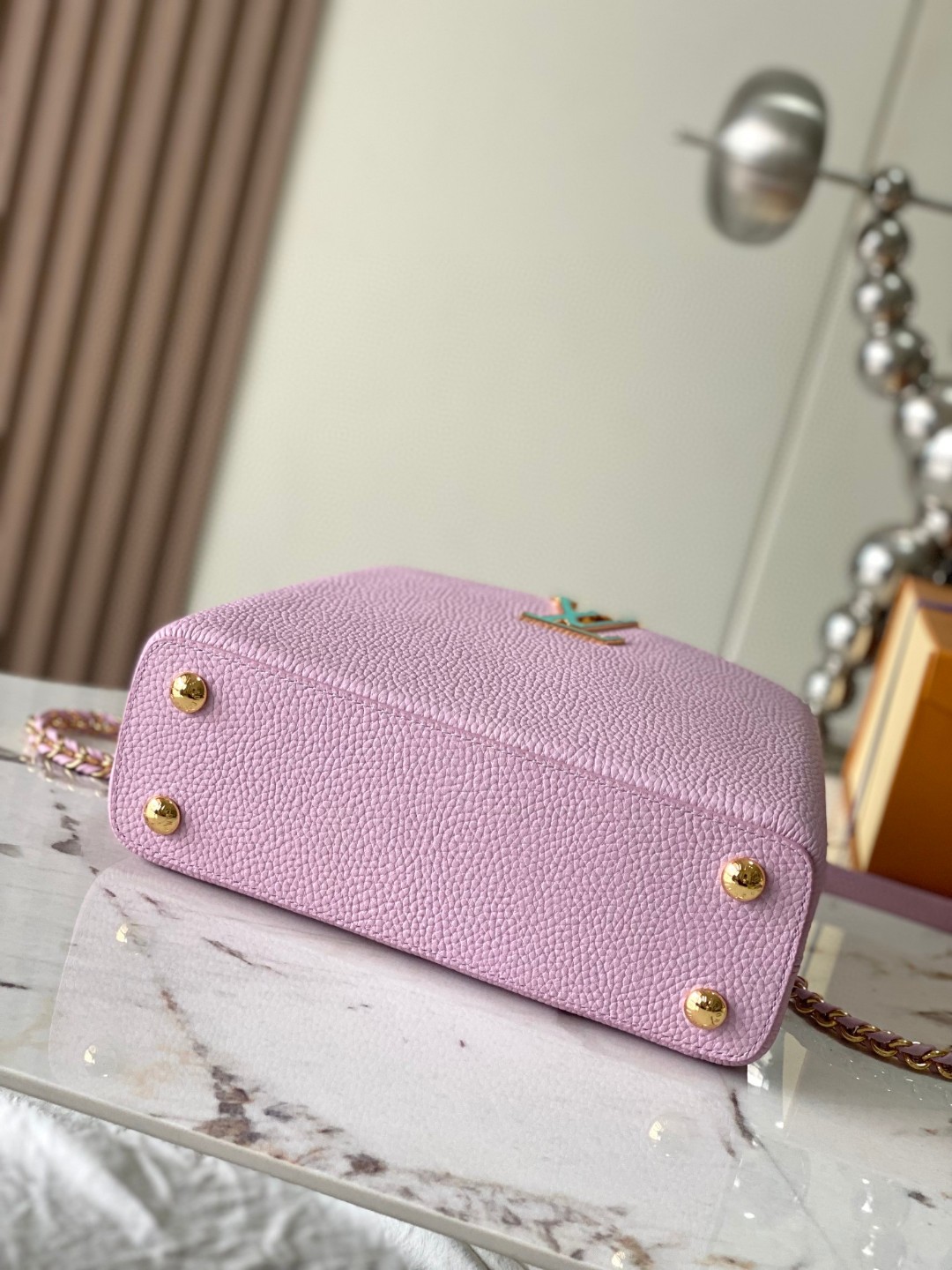 Louis Vuitton M22054 Capucines BB