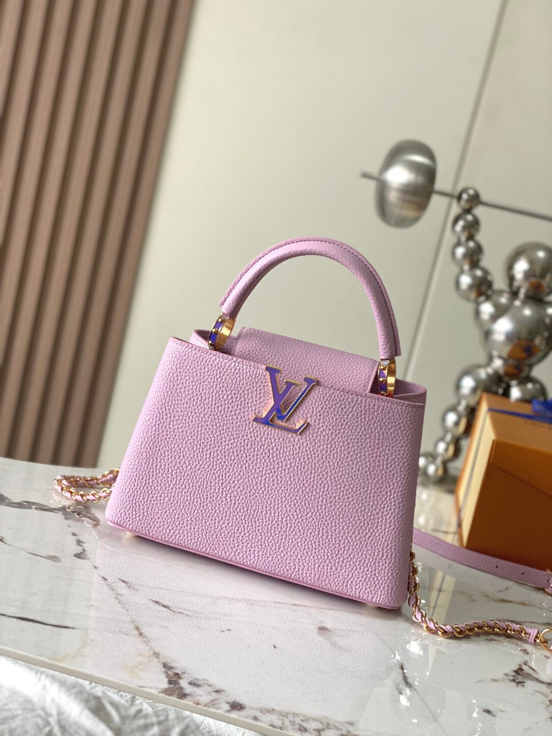 Louis Vuitton M22054 Capucines BB