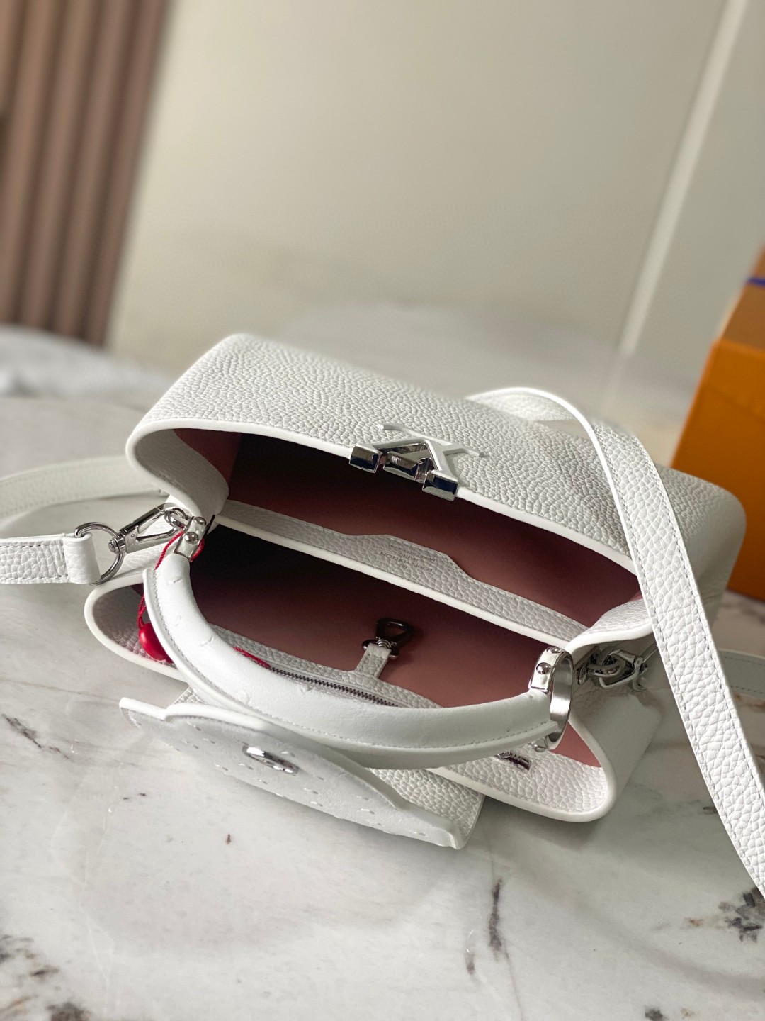 Louis Vuitton N81409 Capucines BB