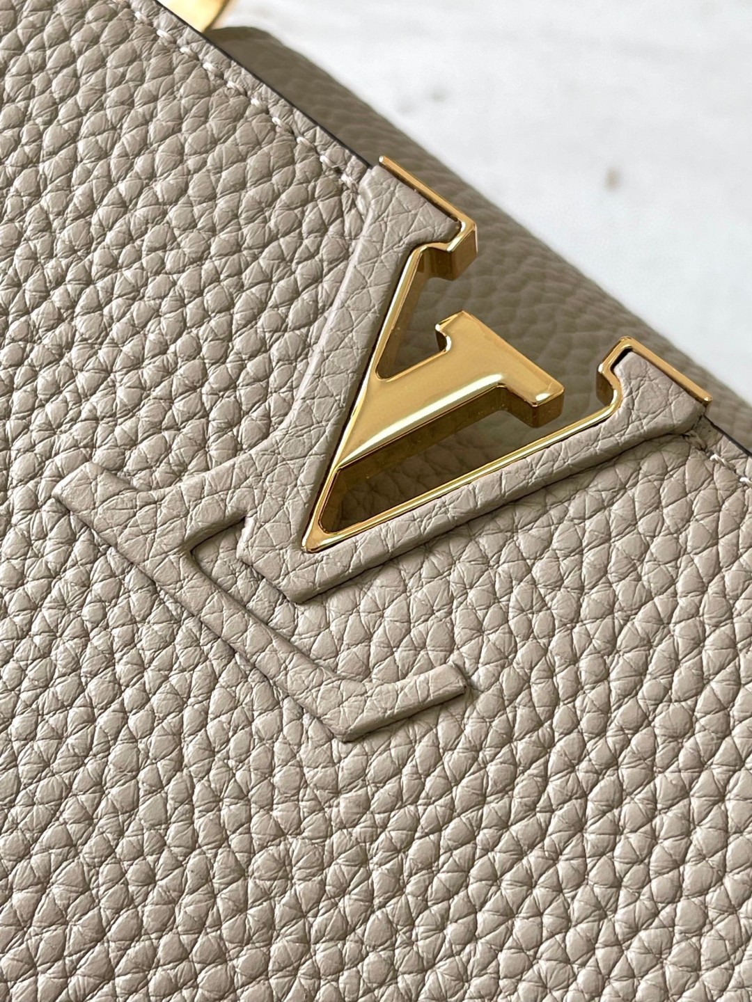 LOUIS VUITTON M94634 Capucines BB