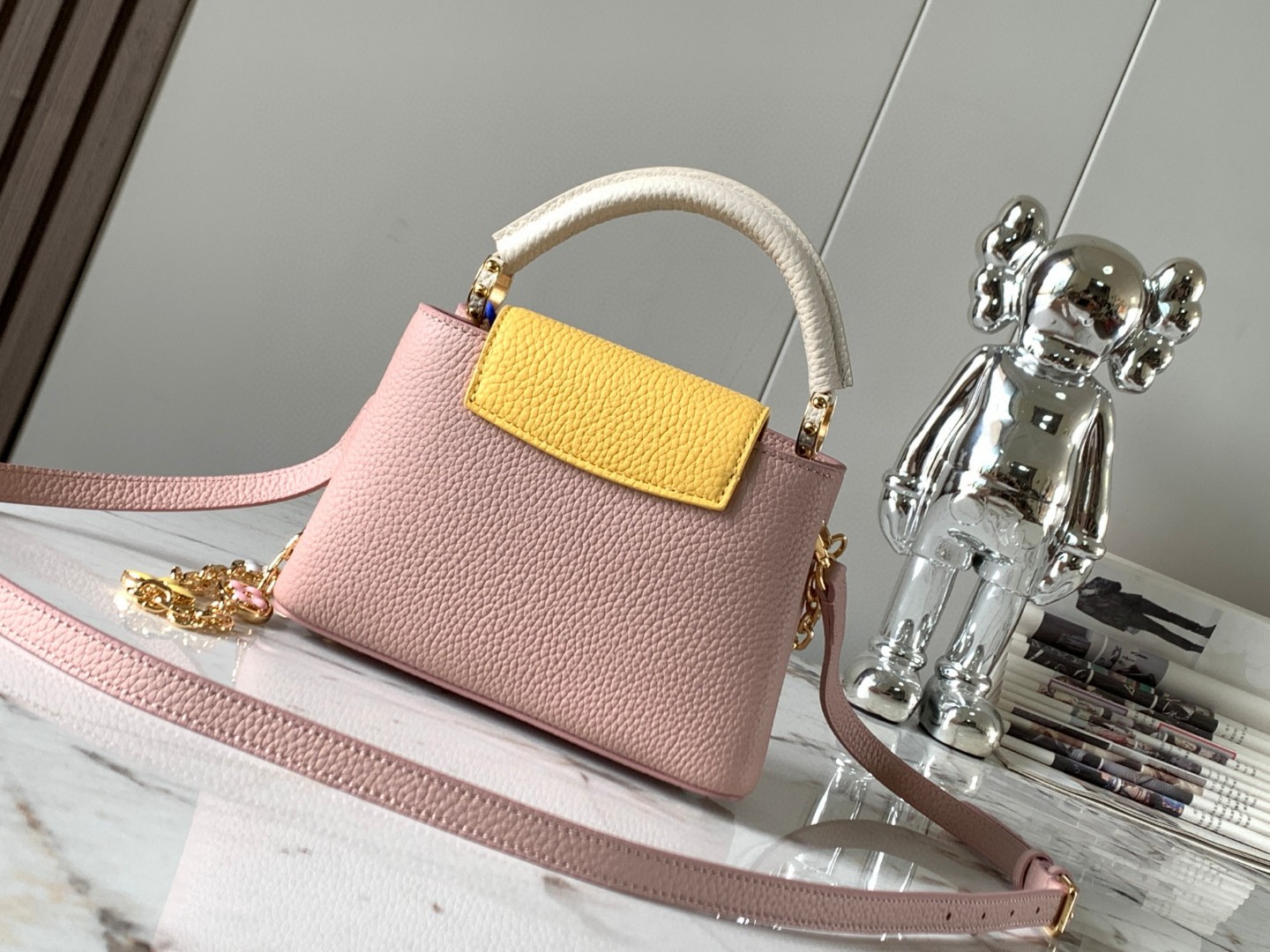 LOUIS VUITTON M20845 Capucines mini bag