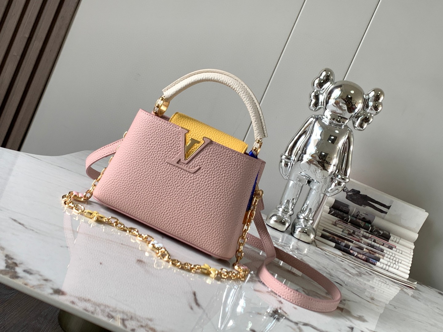 LOUIS VUITTON M20845 Capucines mini bag