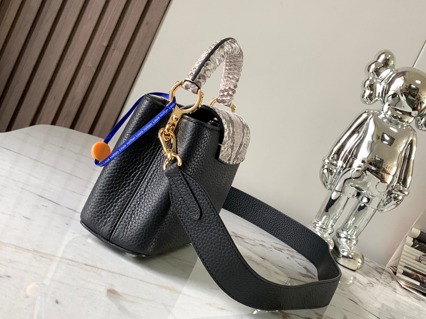 LOUIS VUITTON N96467 Capucines Mini