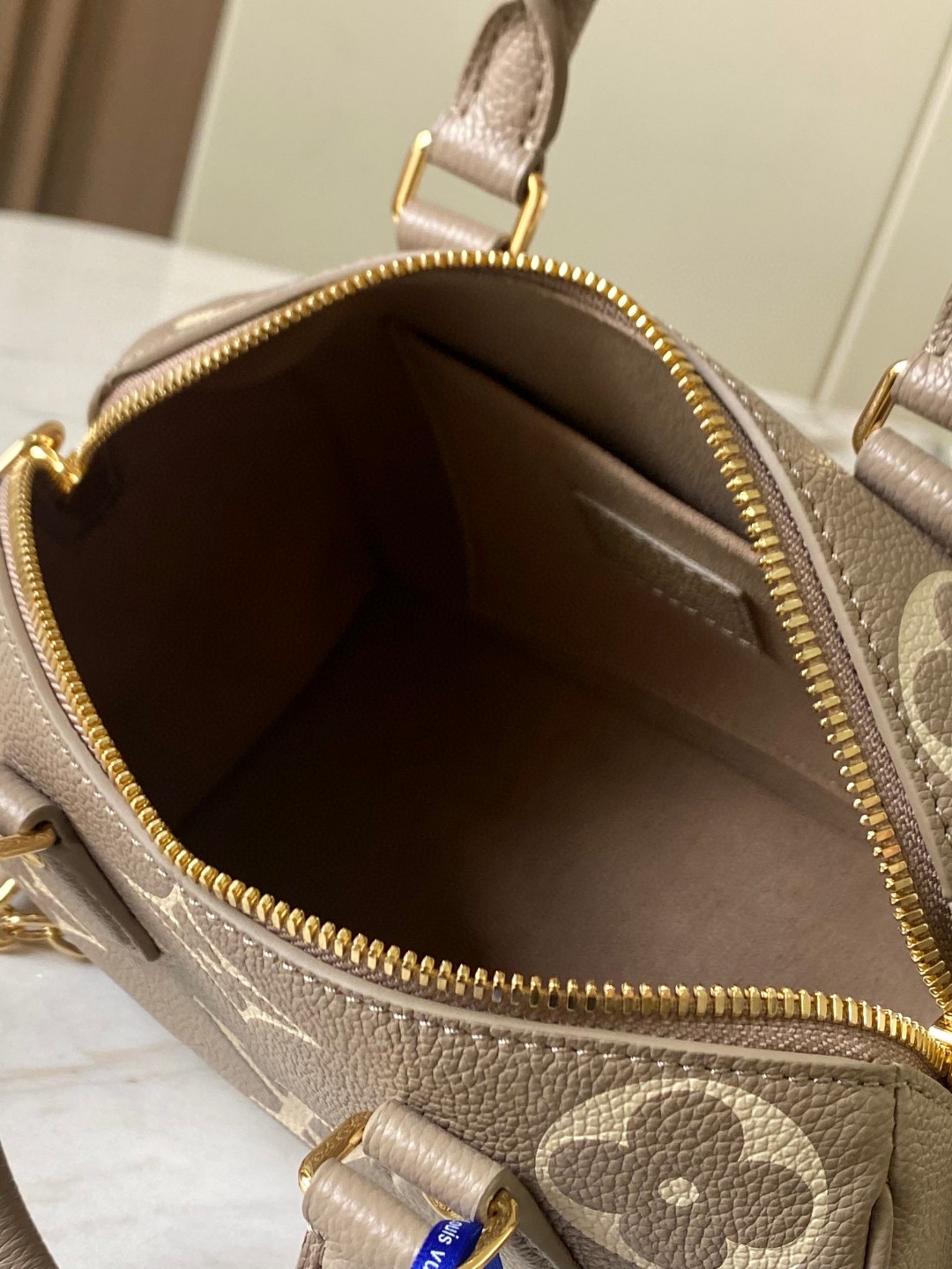 Louis Vuitton M46575 Speedy Bandoulière 20