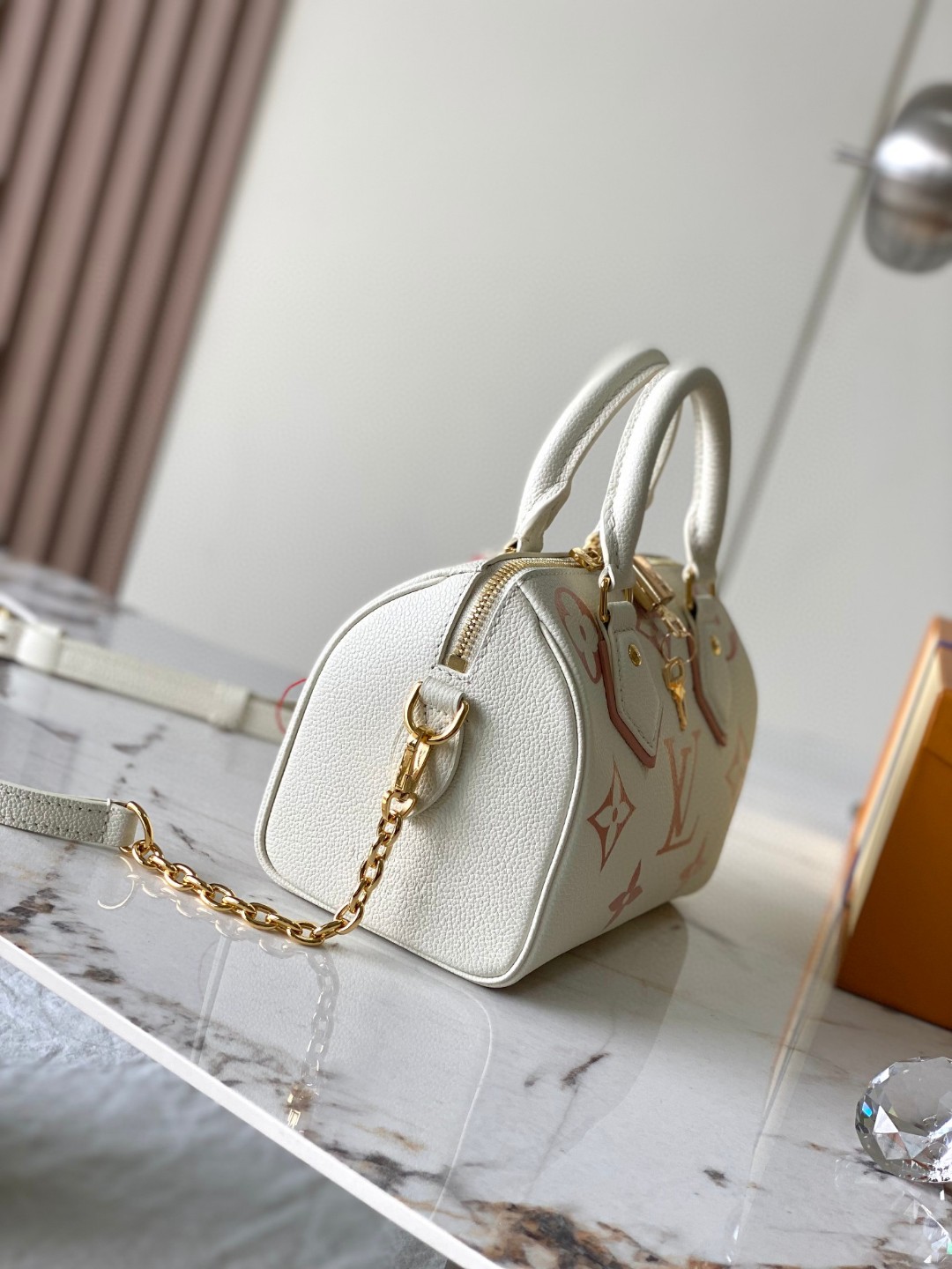 Louis Vuitton M46875 Speedy Bandoulière 20