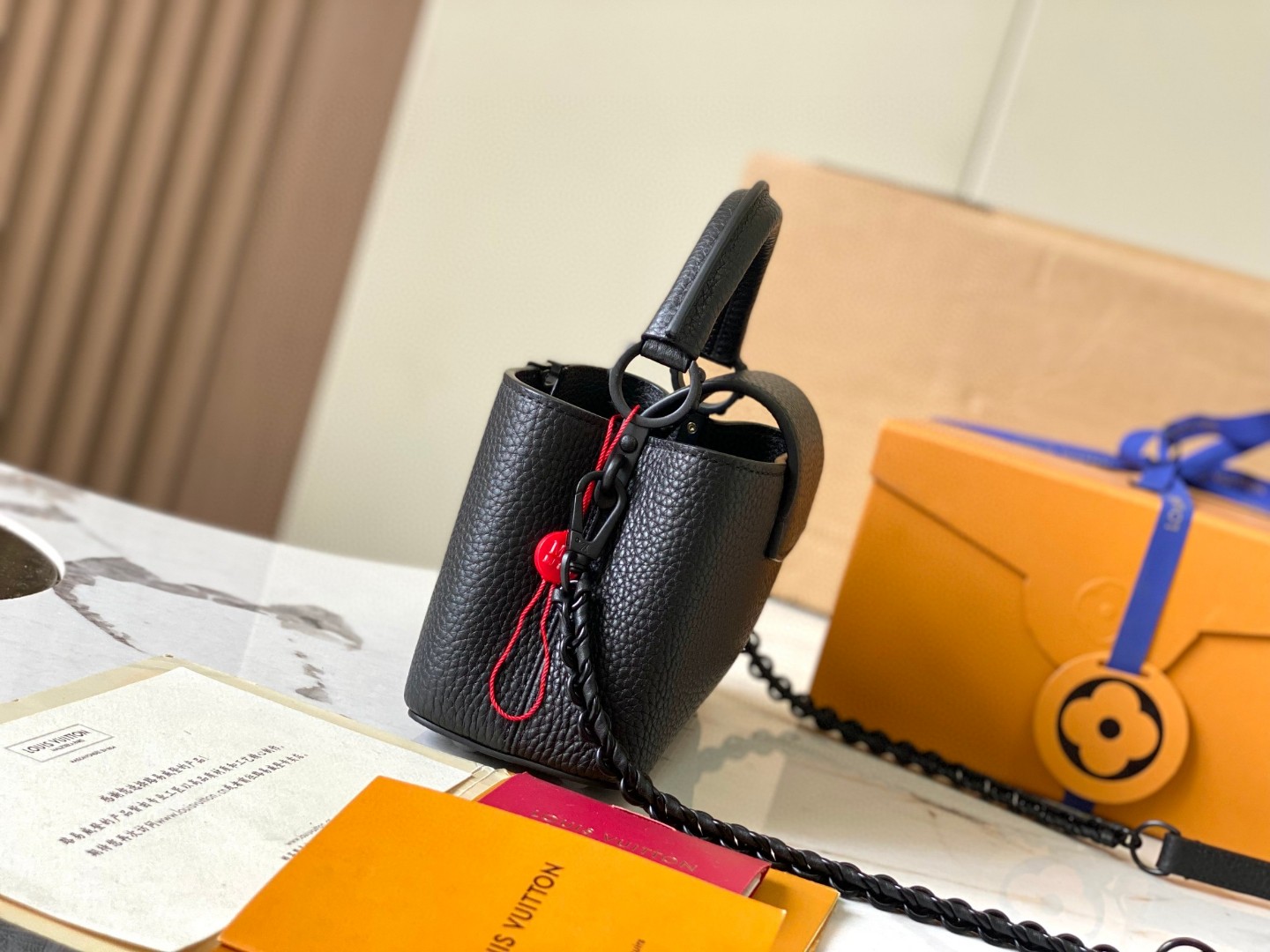 Louis Vuitton M23955 New Capucines East-West Mini