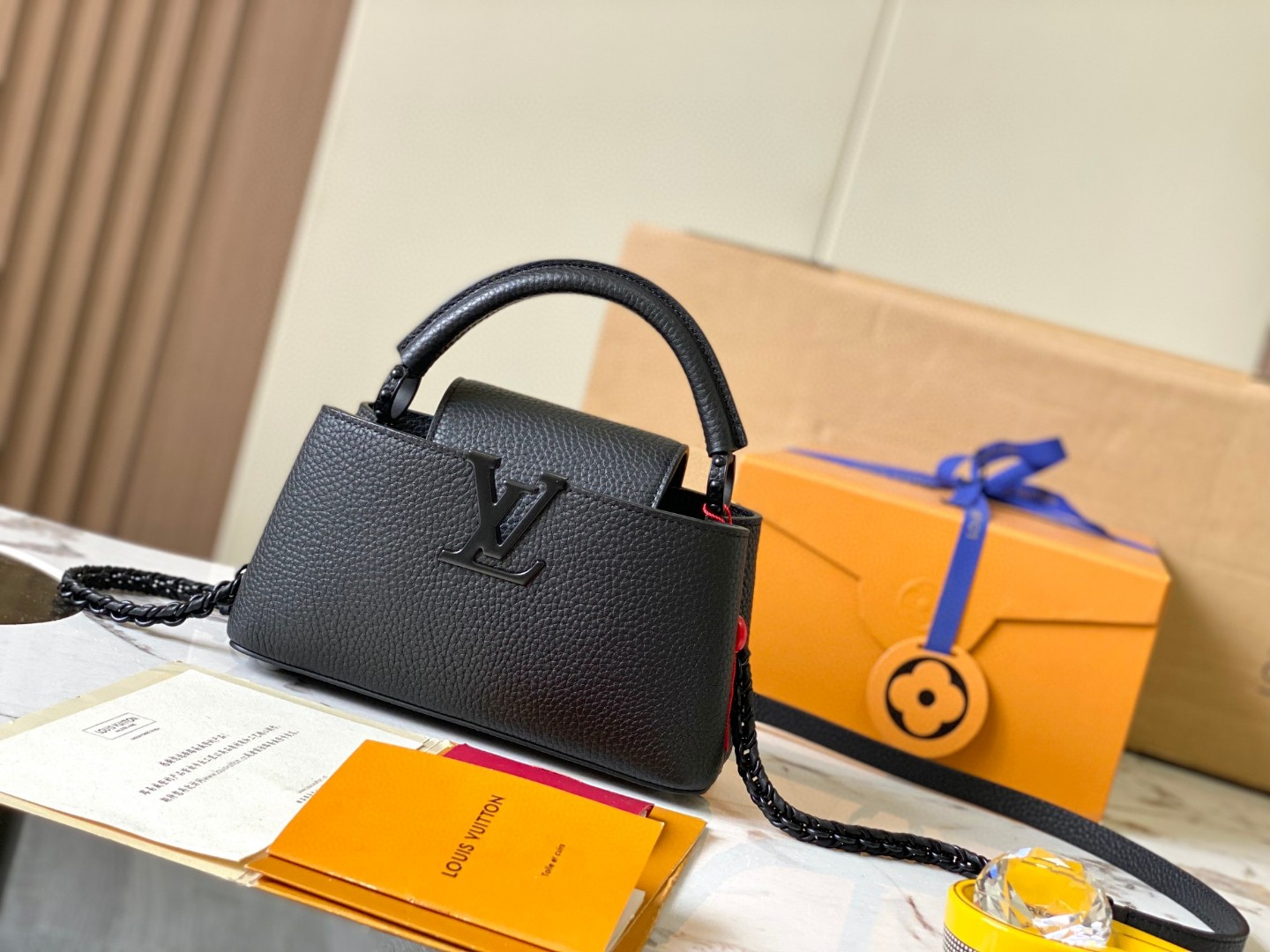 Louis Vuitton M23955 New Capucines East-West Mini