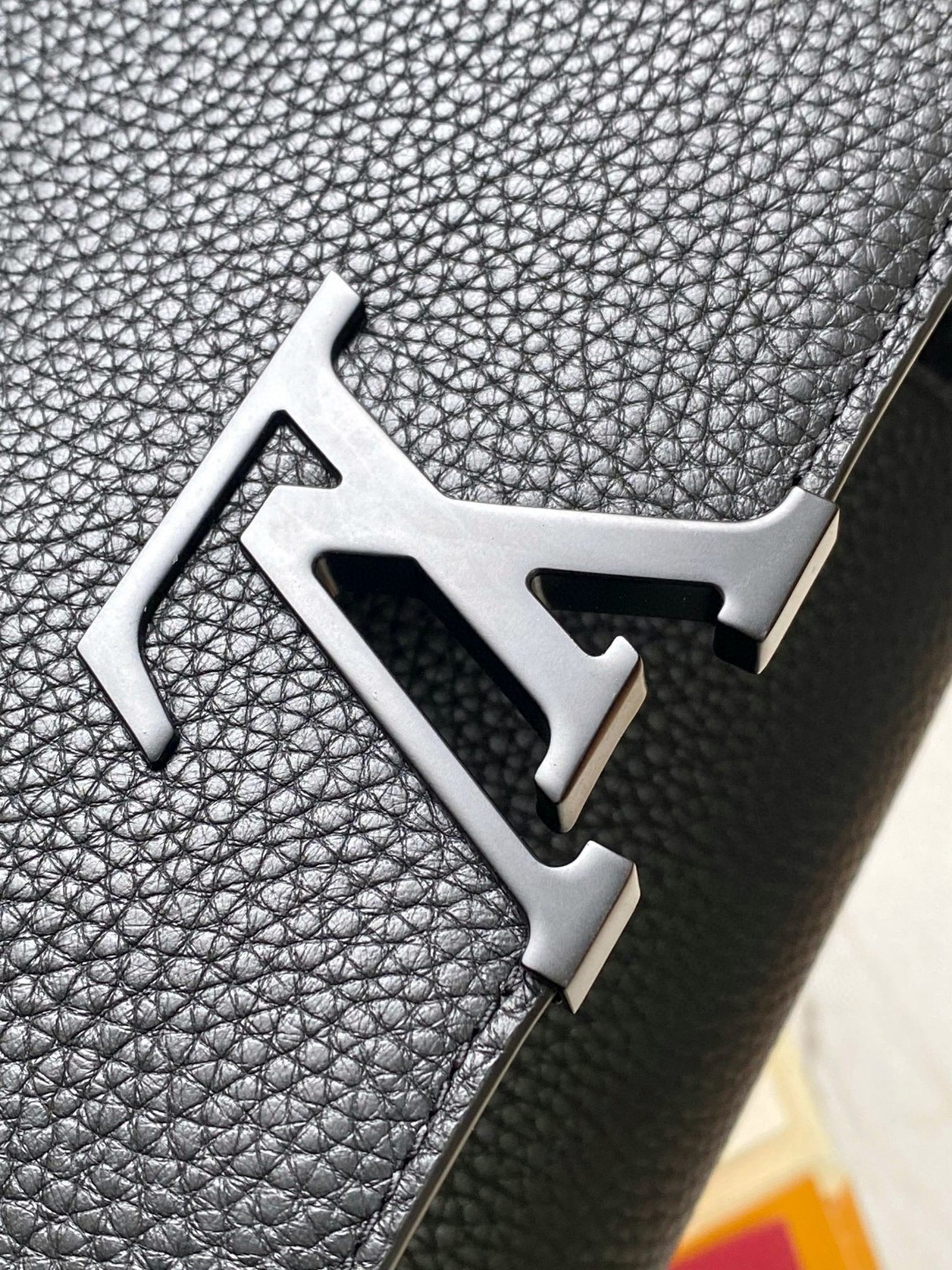 Louis Vuitton M23947 New Capucines East-West MM