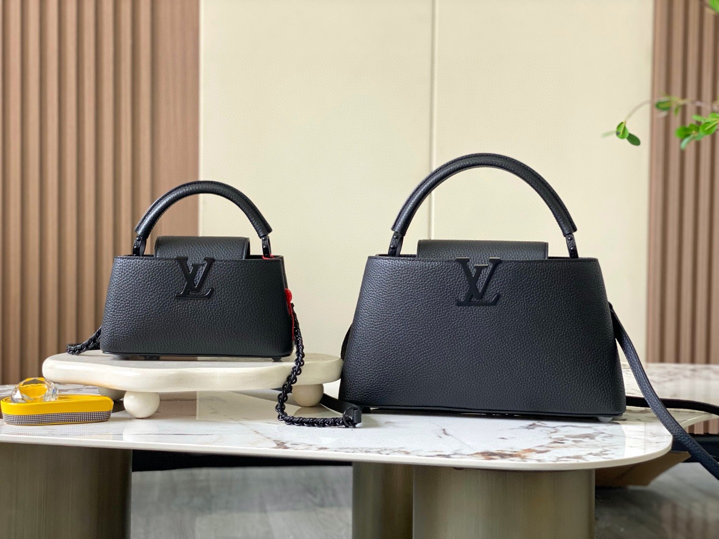 Louis Vuitton M23955 New Capucines East-West Mini