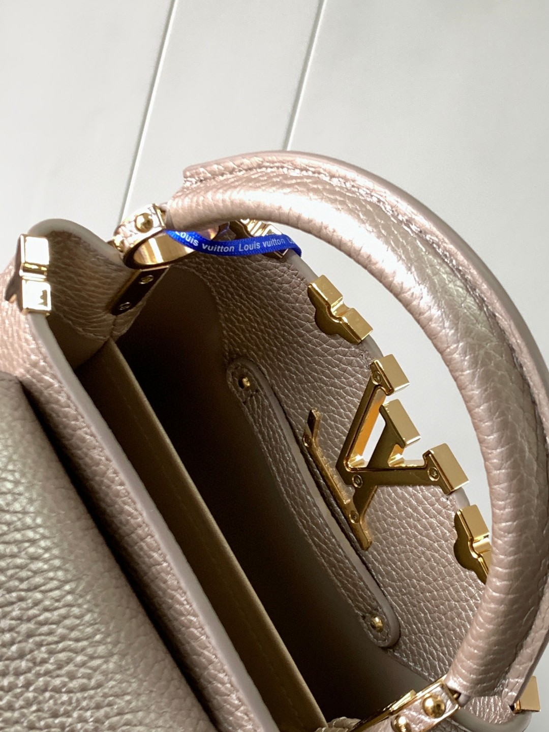 Louis Vuitton M22436 Capucines Mini