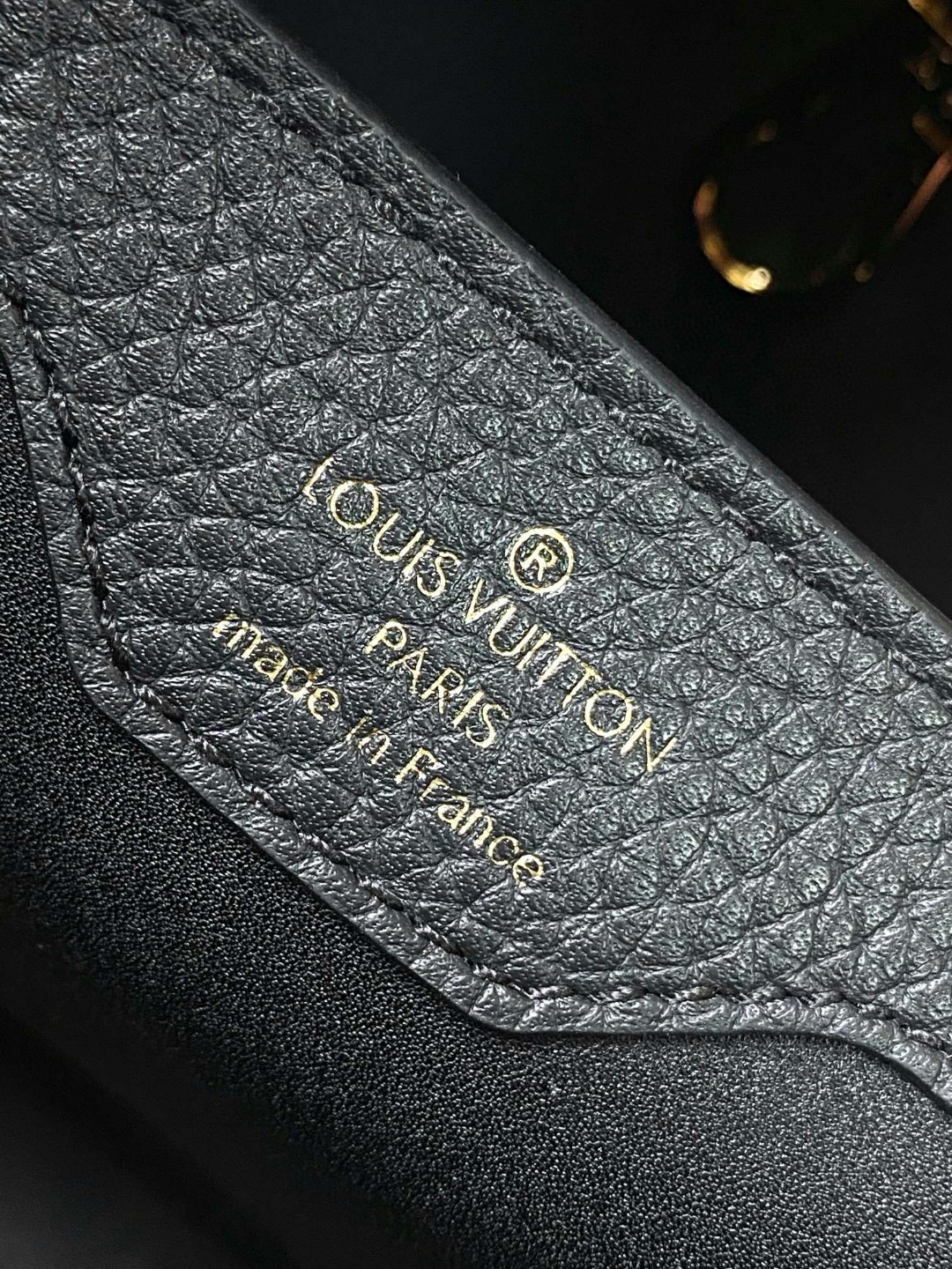 Louis Vuitton M23083 Capucines BB