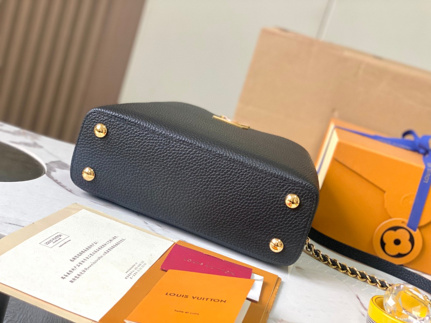 Louis Vuitton M23083 Capucines BB