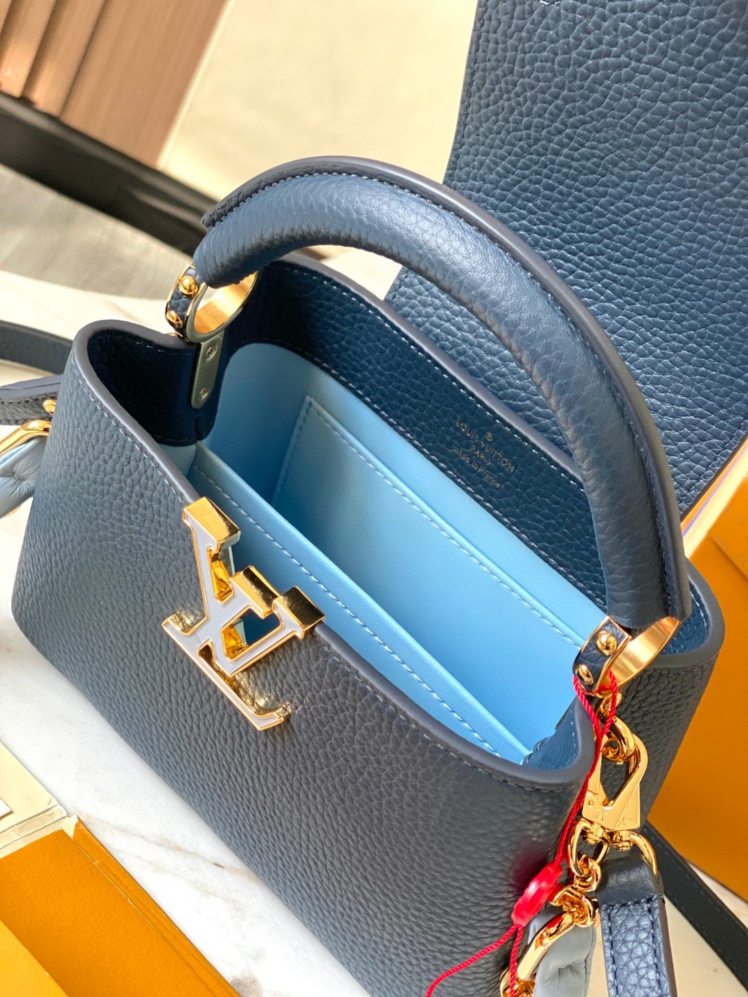 Louis Vuitton M23288 Capucines Mini