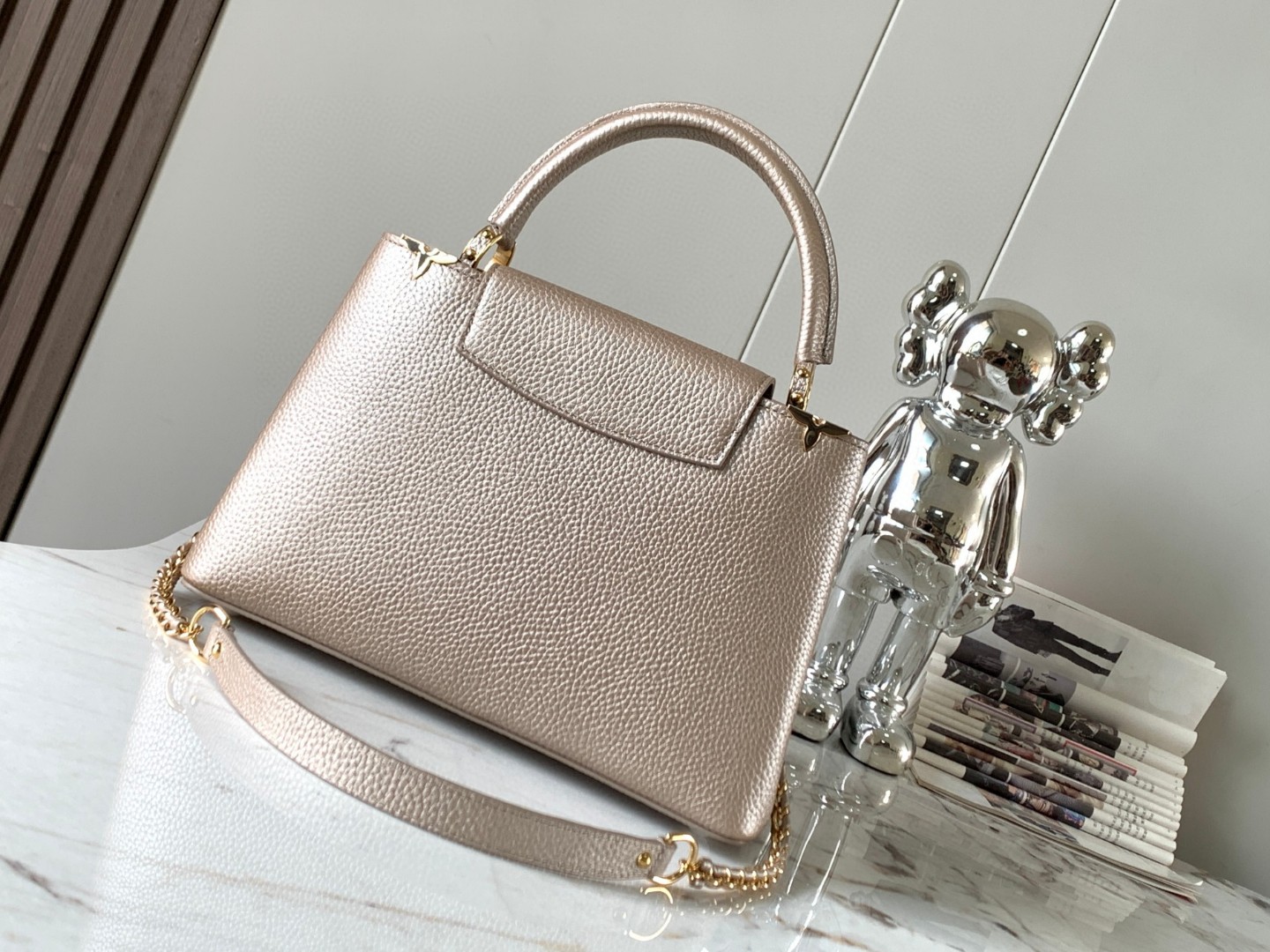 Louis Vuitton M22438 Capucines BB