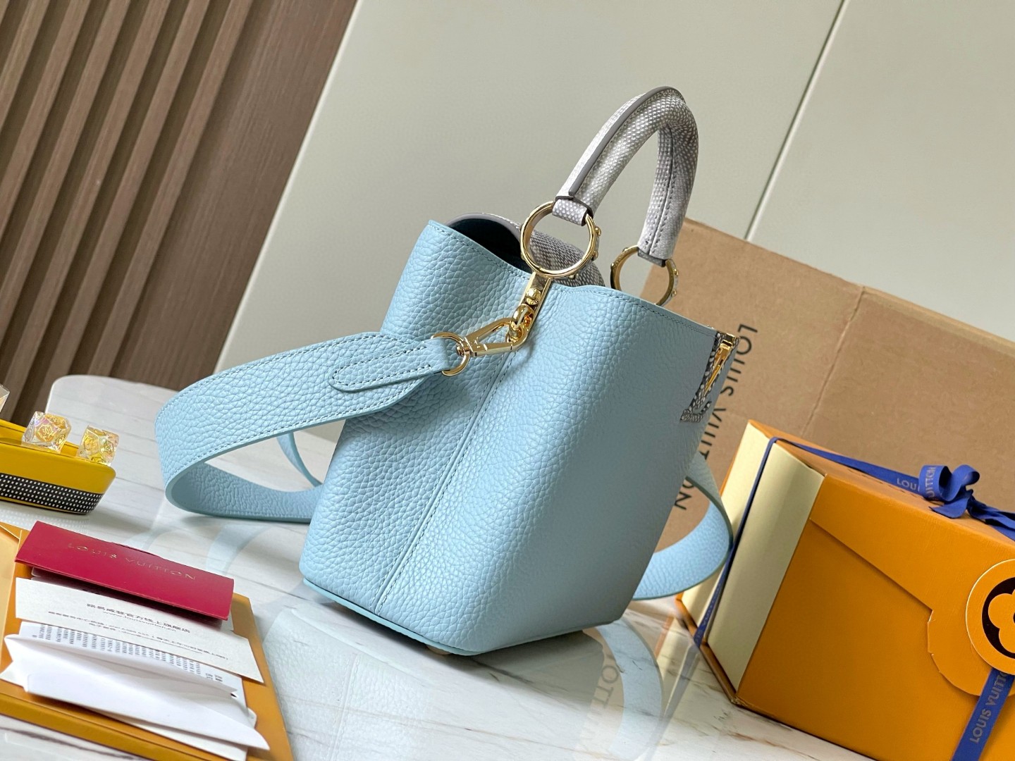 Louis Vuitton M22876 Capucines BB