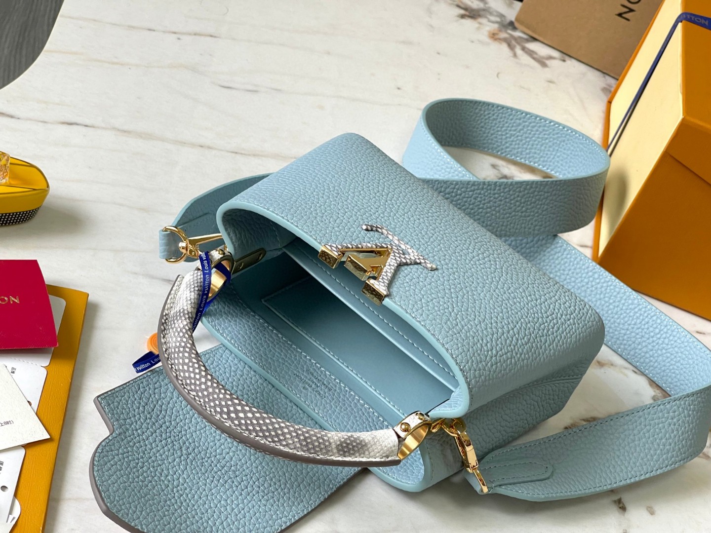 Louis Vuitton M22876 Capucines Mini
