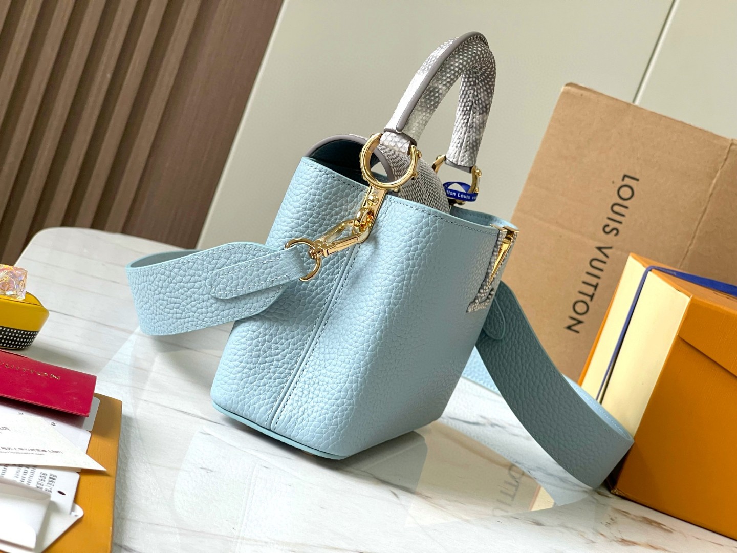 Louis Vuitton M22876 Capucines Mini