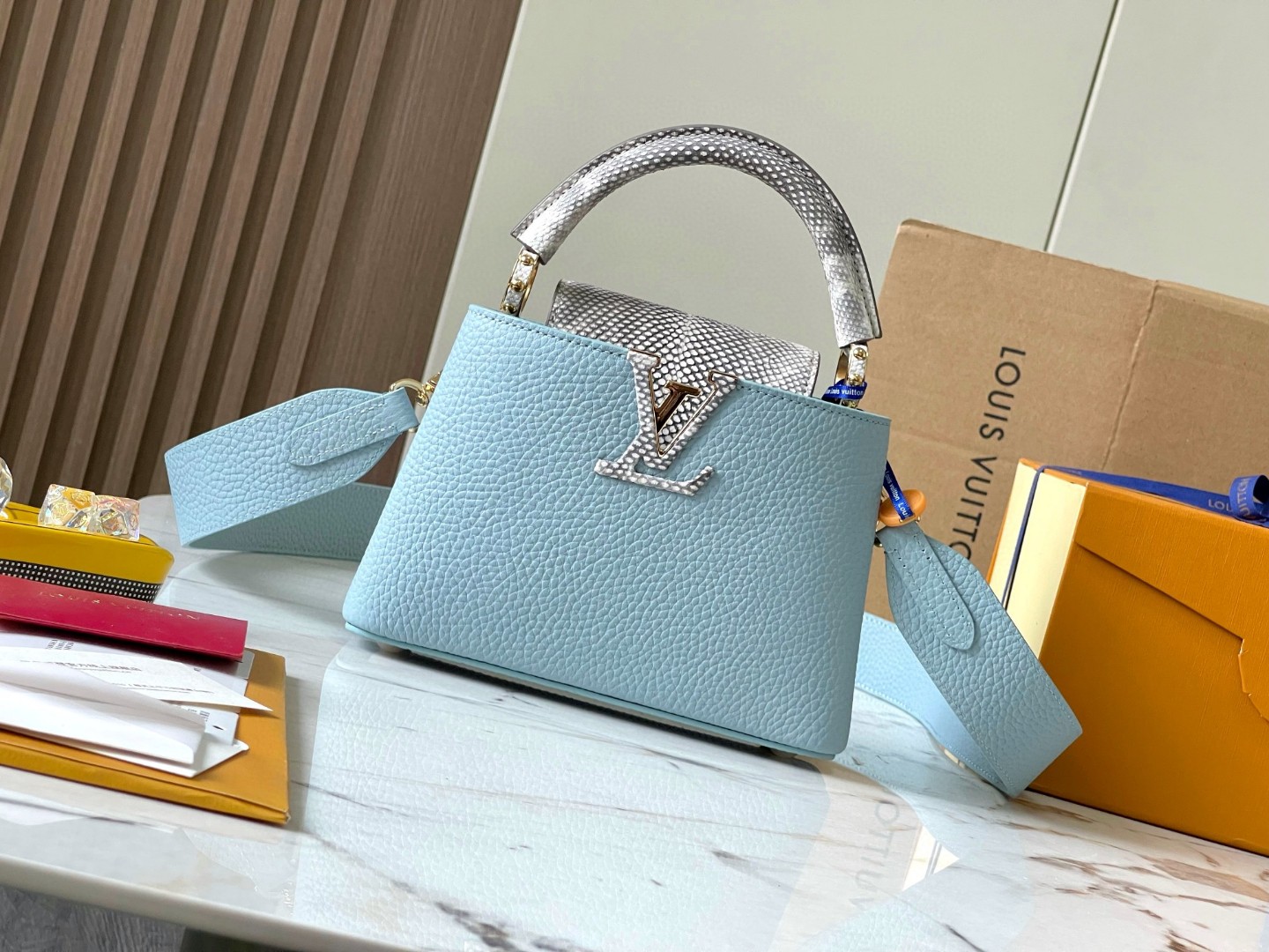 Louis Vuitton M22876 Capucines Mini
