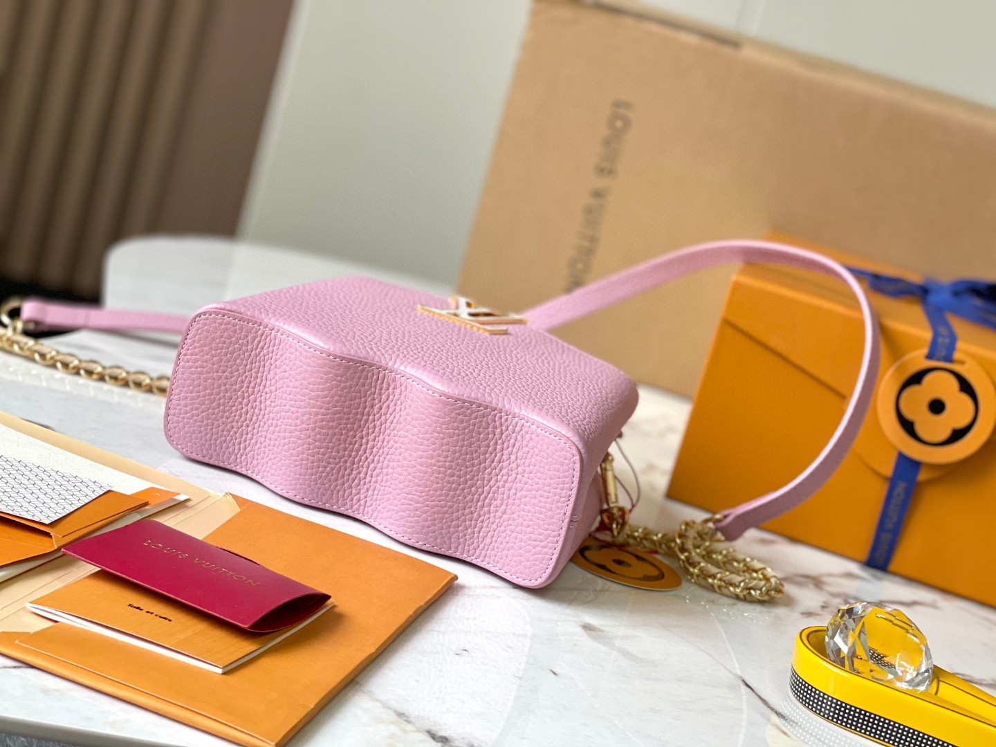 Louis Vuitton M22121 Capucines Mini bag