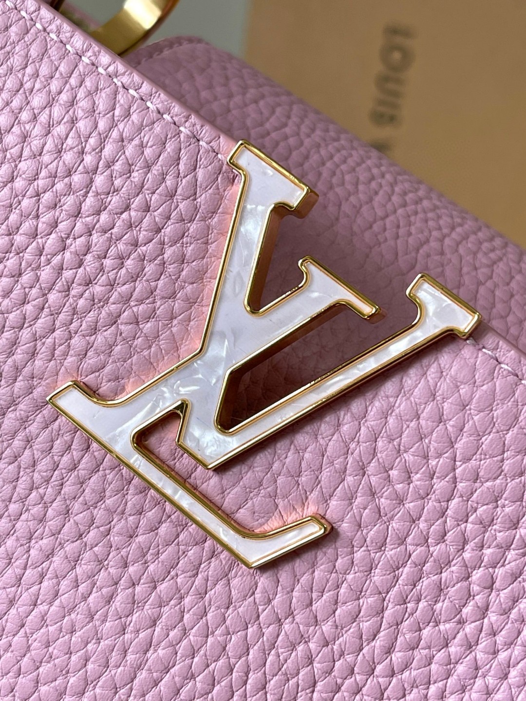 Louis Vuitton M22123 Capucines BB