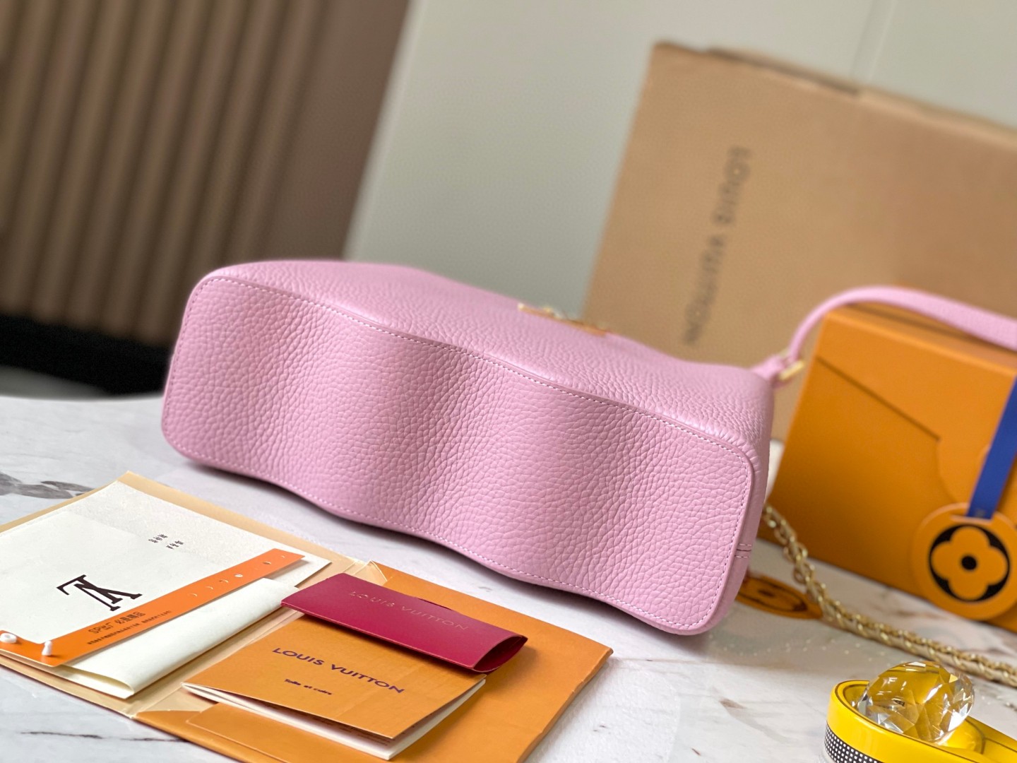 Louis Vuitton M22123 Capucines BB