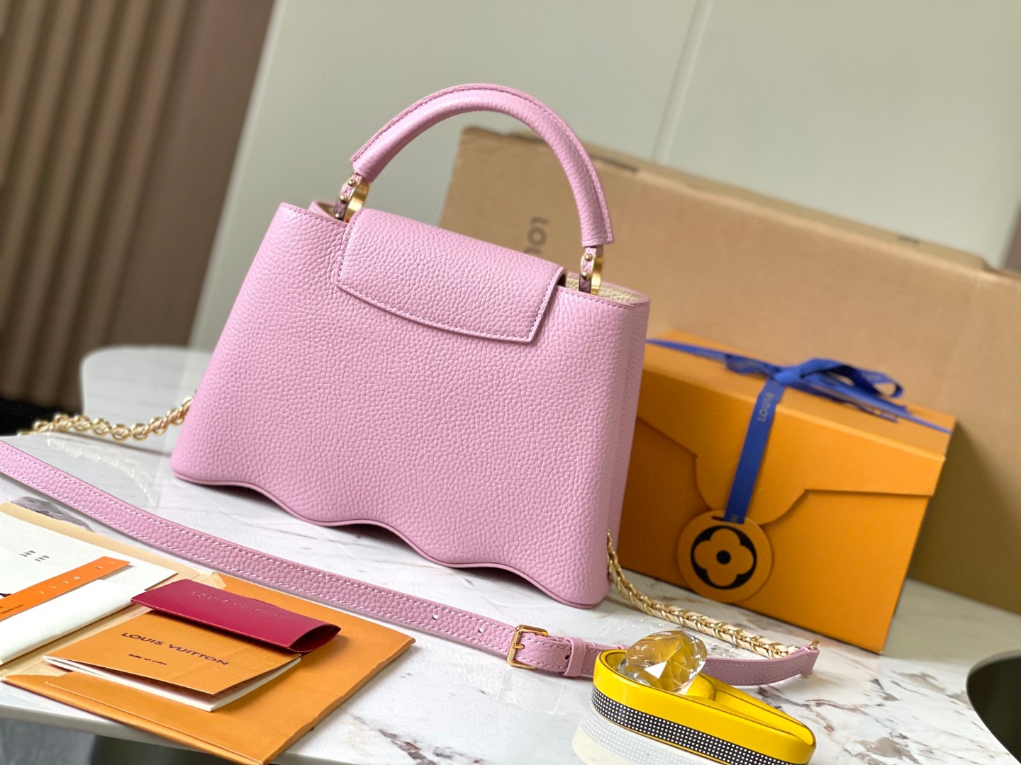 Louis Vuitton M22123 Capucines BB