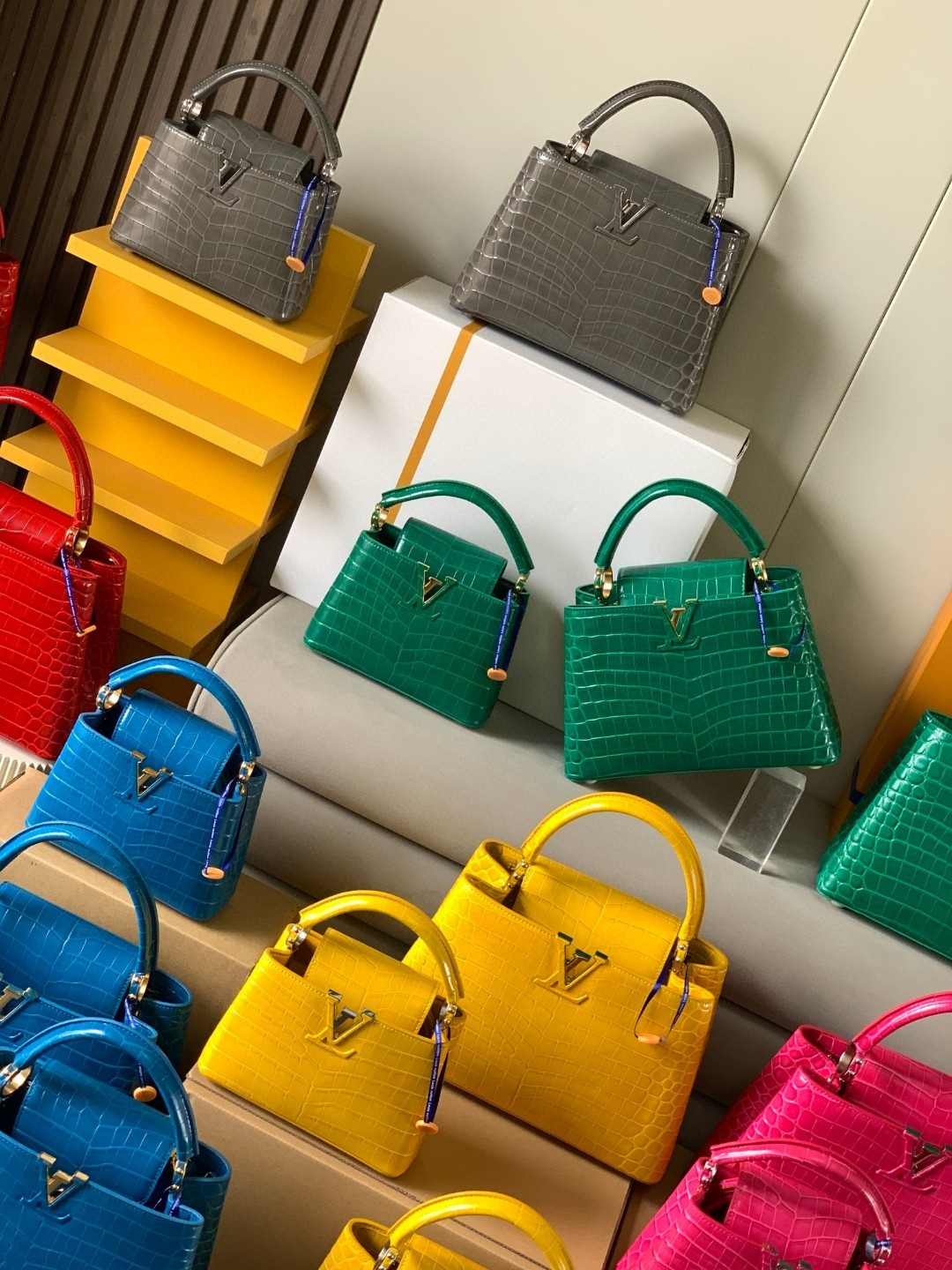 Louis Vuitton N92967 N92173 N93429 Capucines mini N95509