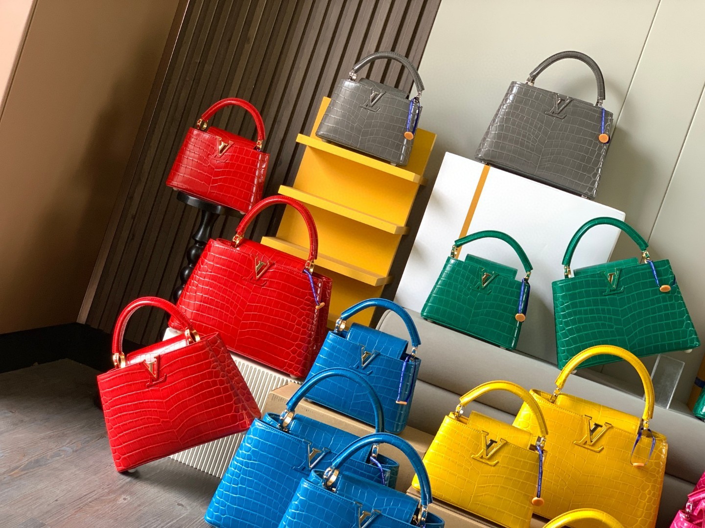 Louis Vuitton N92967 N92173 N93429 Capucines mini N95509