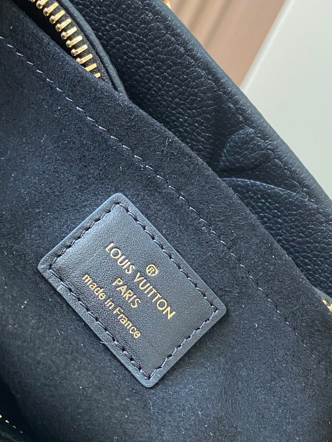Louis Vuitton M23640 OnTheGo East West