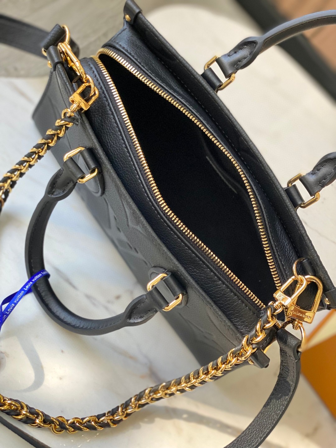 Louis Vuitton M23640 OnTheGo East West