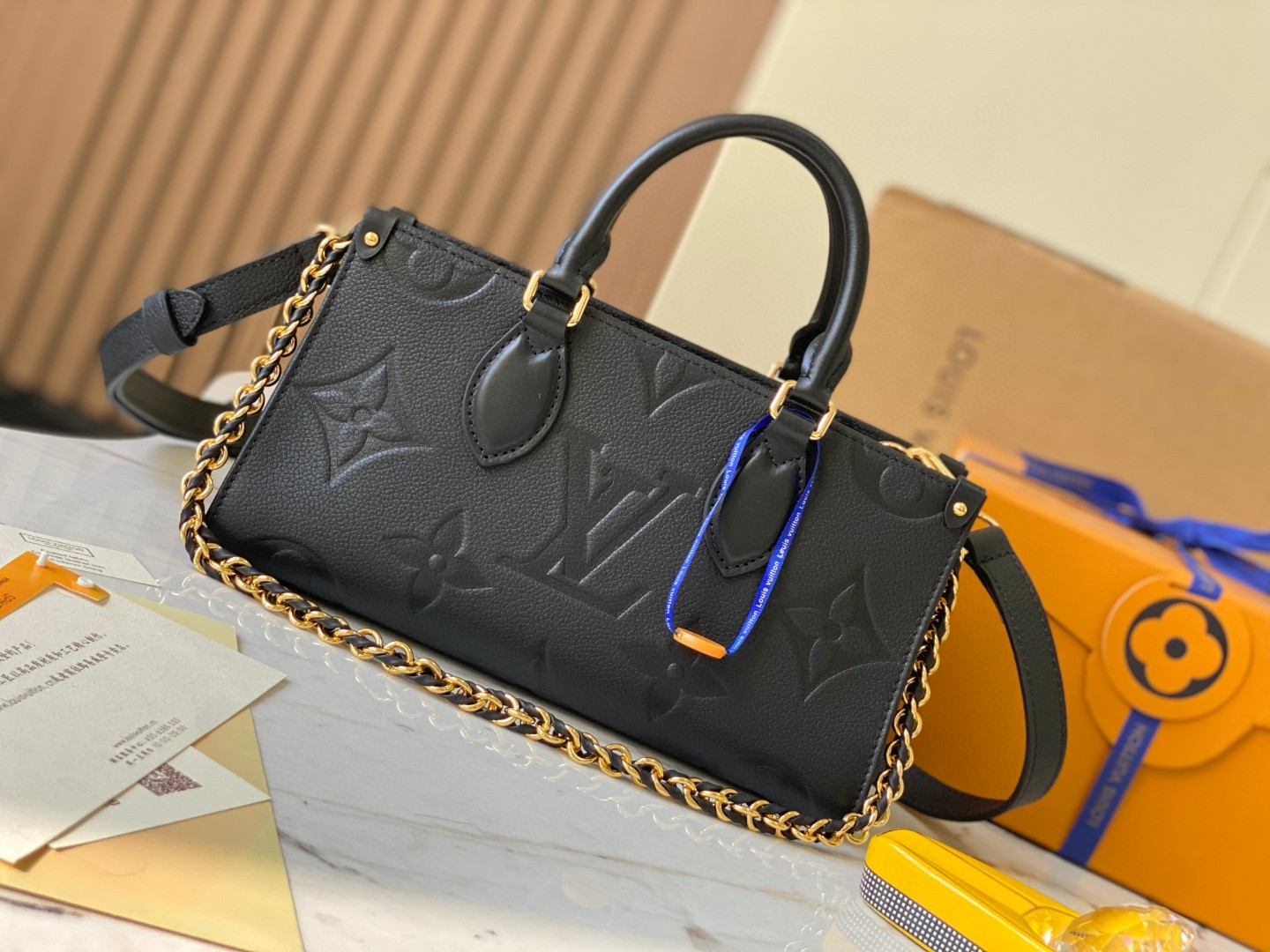 Louis Vuitton M23640 OnTheGo East West