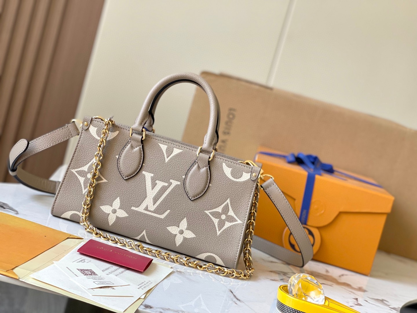Louis Vuitton M23641 OnTheGo East West