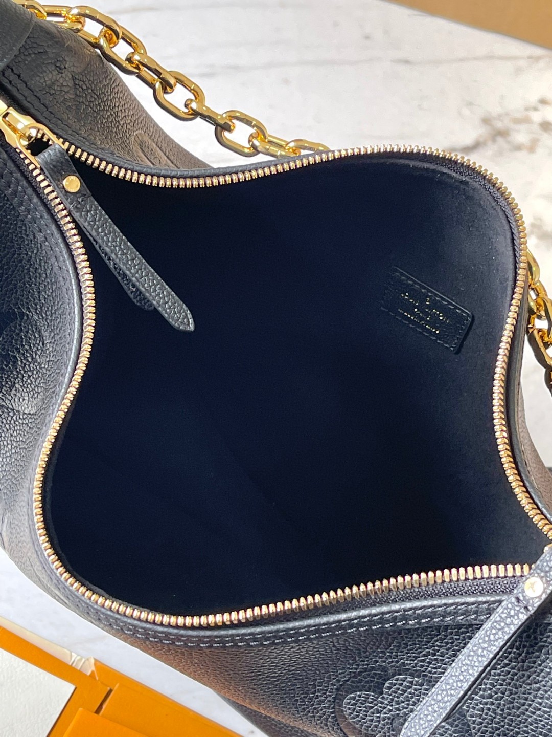 Louis Vuitton M46725 Loop Hobo