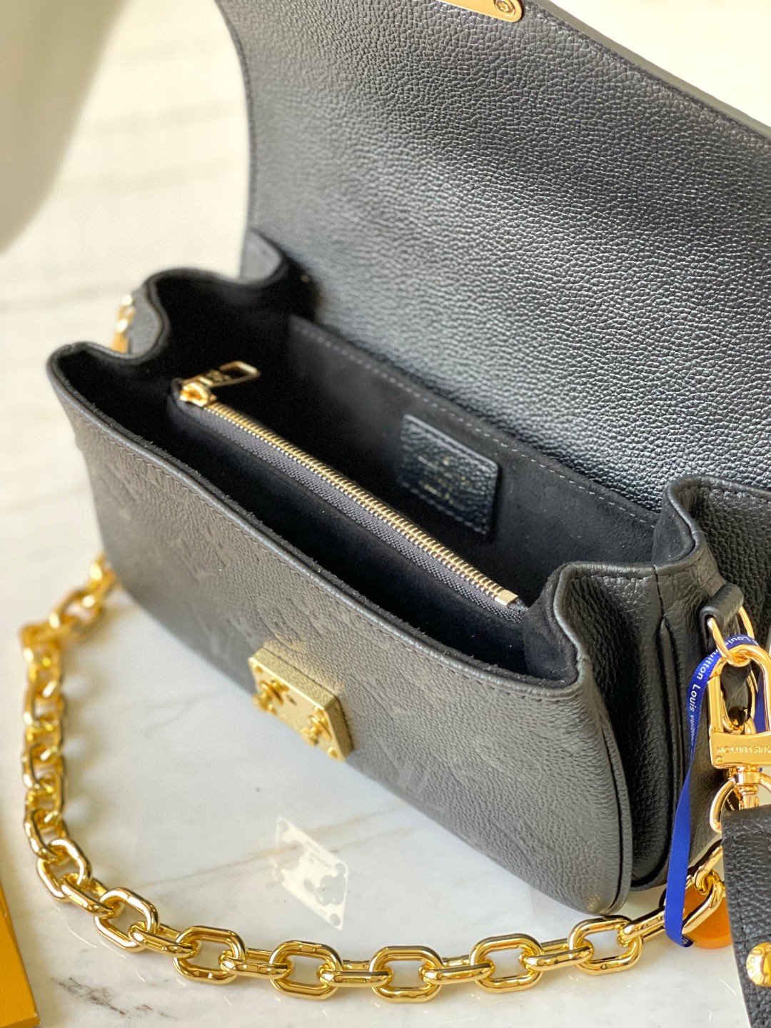 Louis Vuitton M46595 Pochette Métis East West