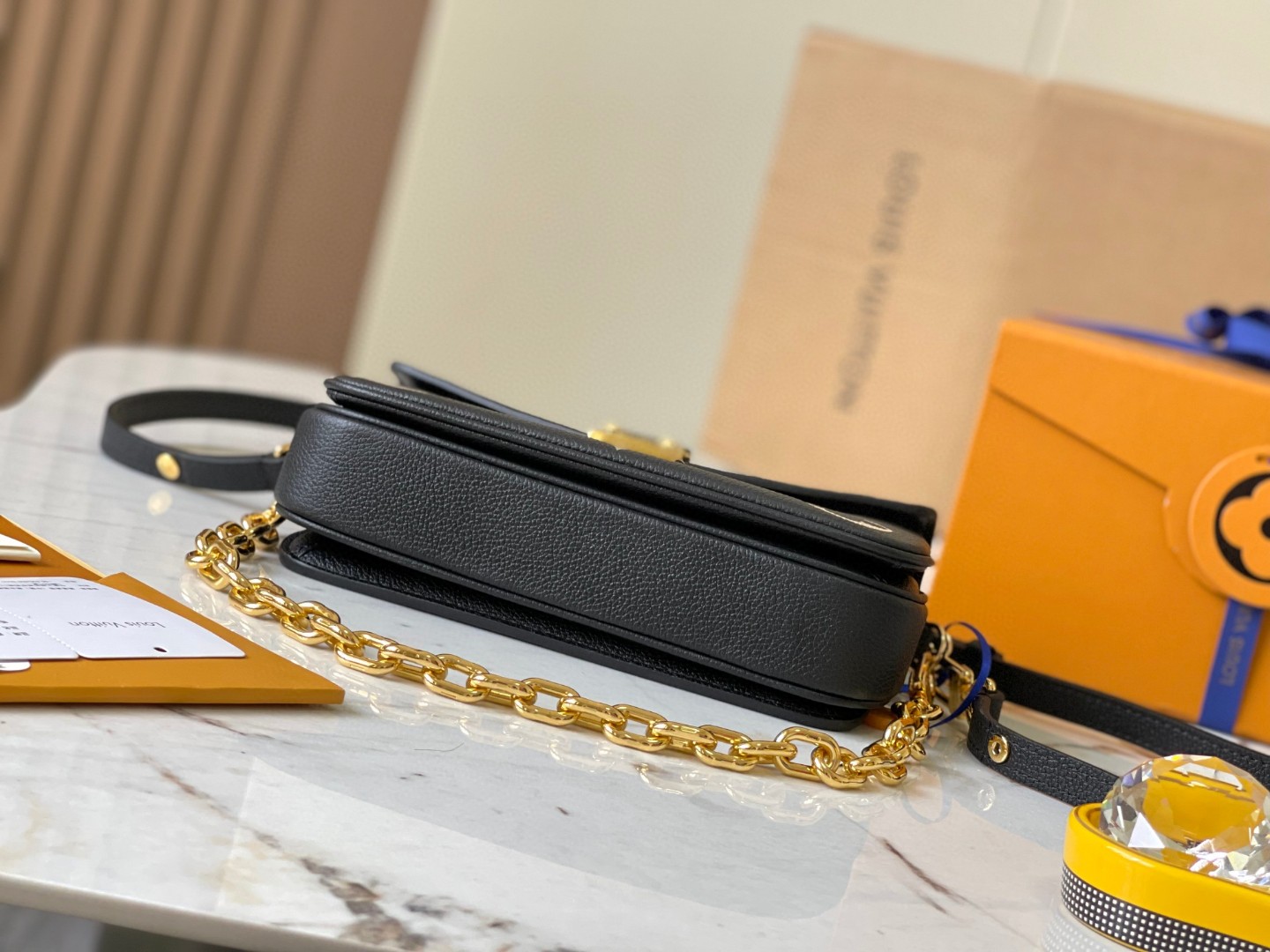 Louis Vuitton M46596 Pochette Métis East West