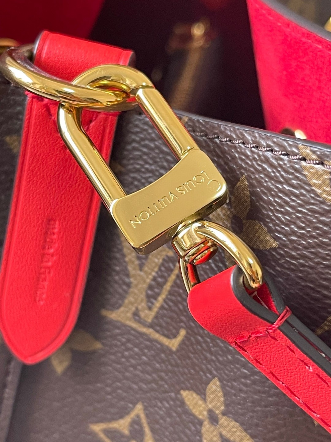 Louis Vuitton M44021 NéoNoé