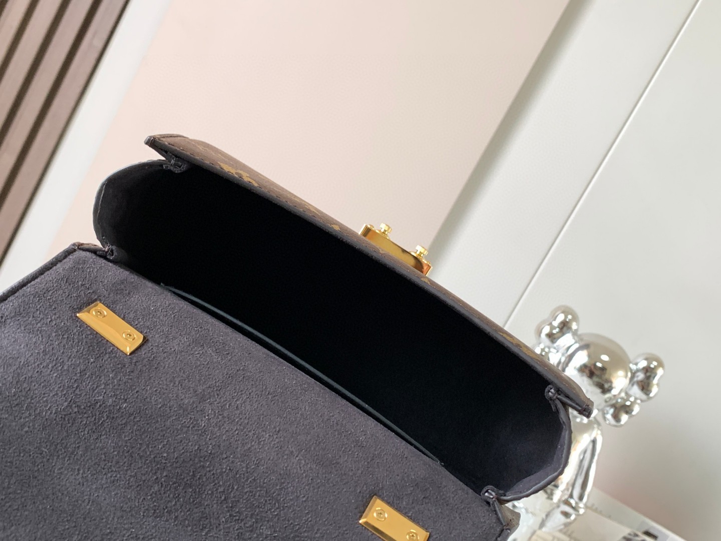 Louis Vuitton M46548 Tilsitt