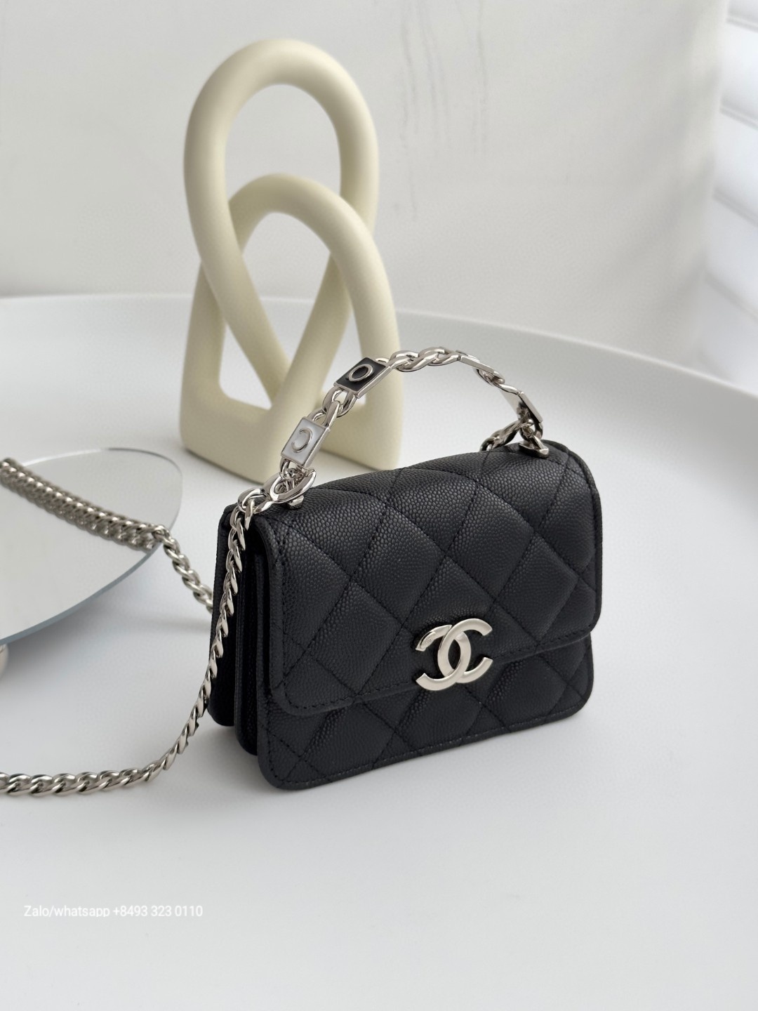 CHANEL 22S FLAP BAG WITH TOP HANDLE Grained calfskin dark-Tone Metal White/black