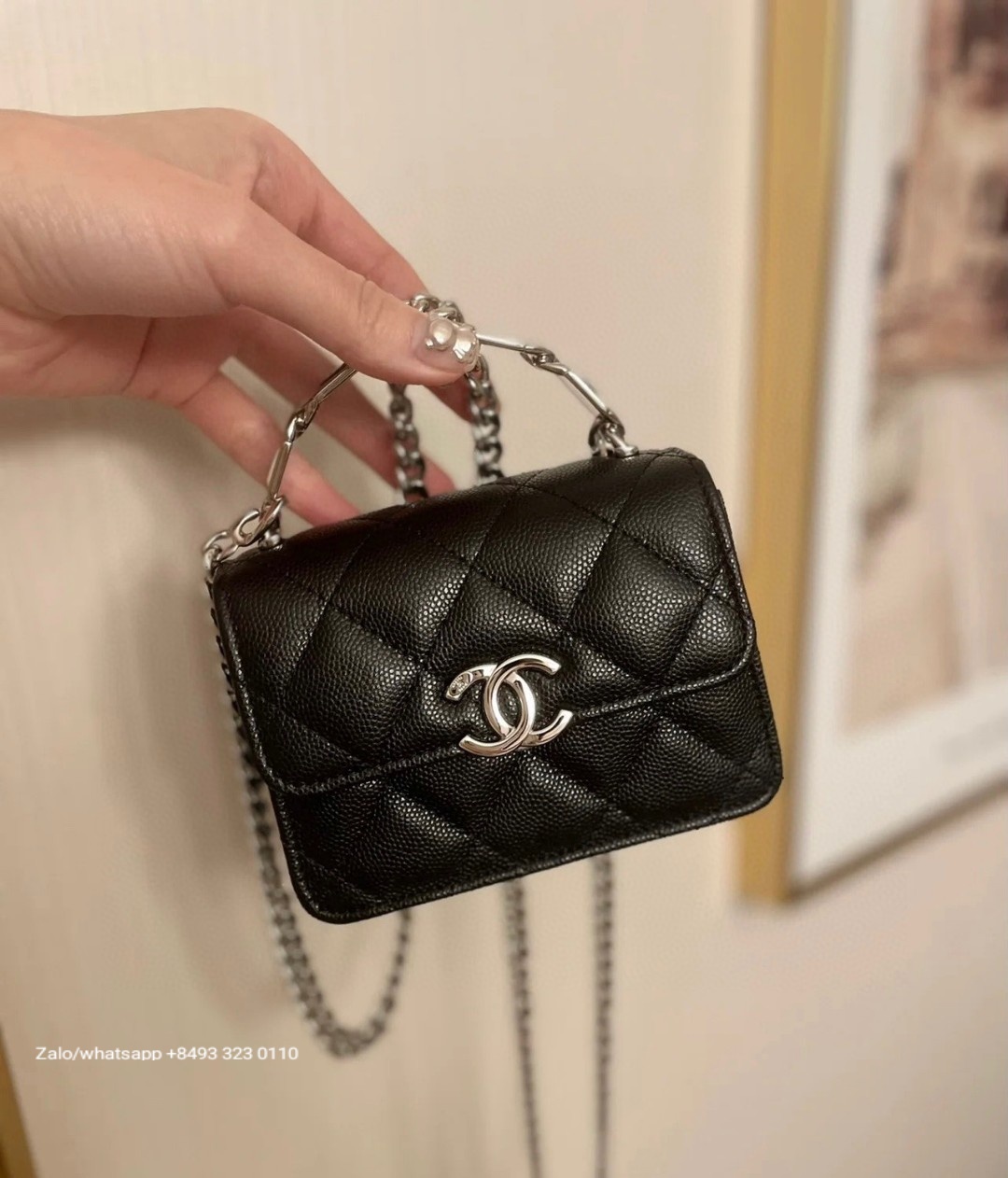 CHANEL 22S FLAP BAG WITH TOP HANDLE Grained calfskin dark-Tone Metal White/black
