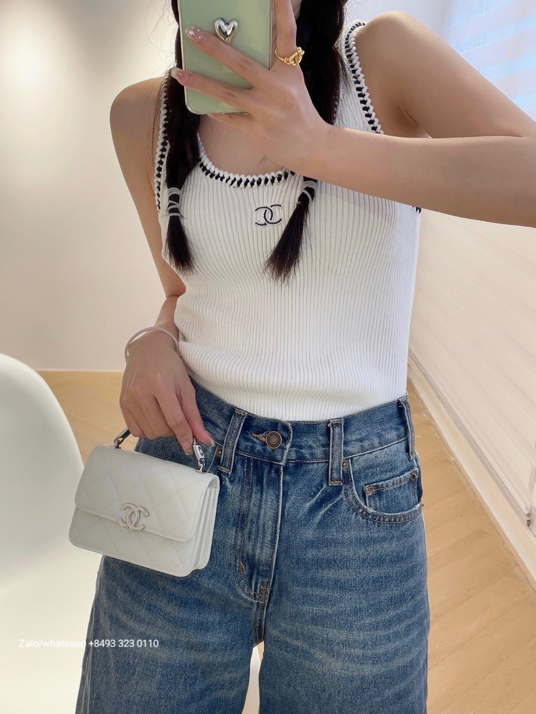 CHANEL 22S FLAP BAG WITH TOP HANDLE Grained calfskin dark-Tone Metal White/black