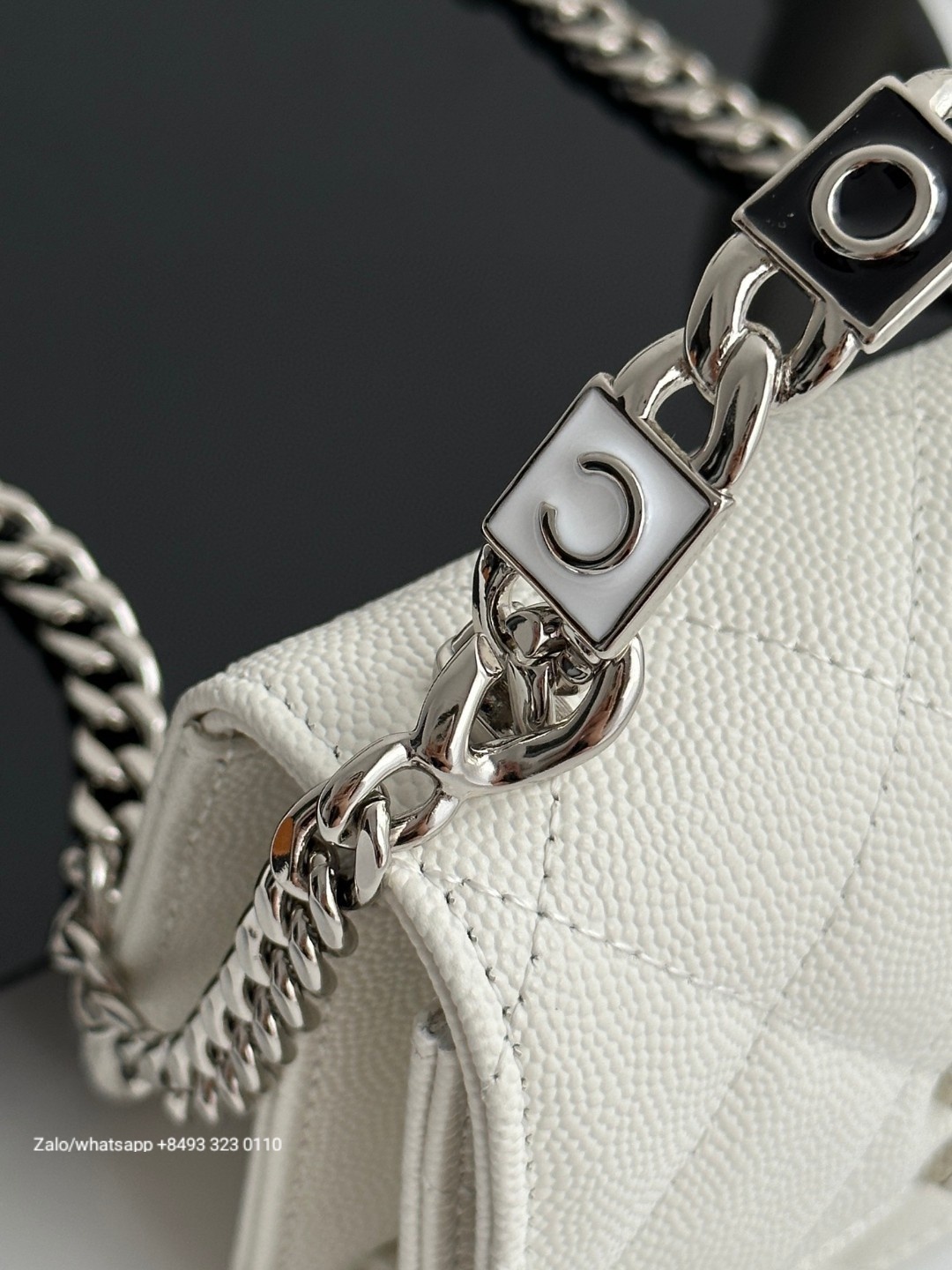 CHANEL 22S FLAP BAG WITH TOP HANDLE Grained calfskin dark-Tone Metal White/black