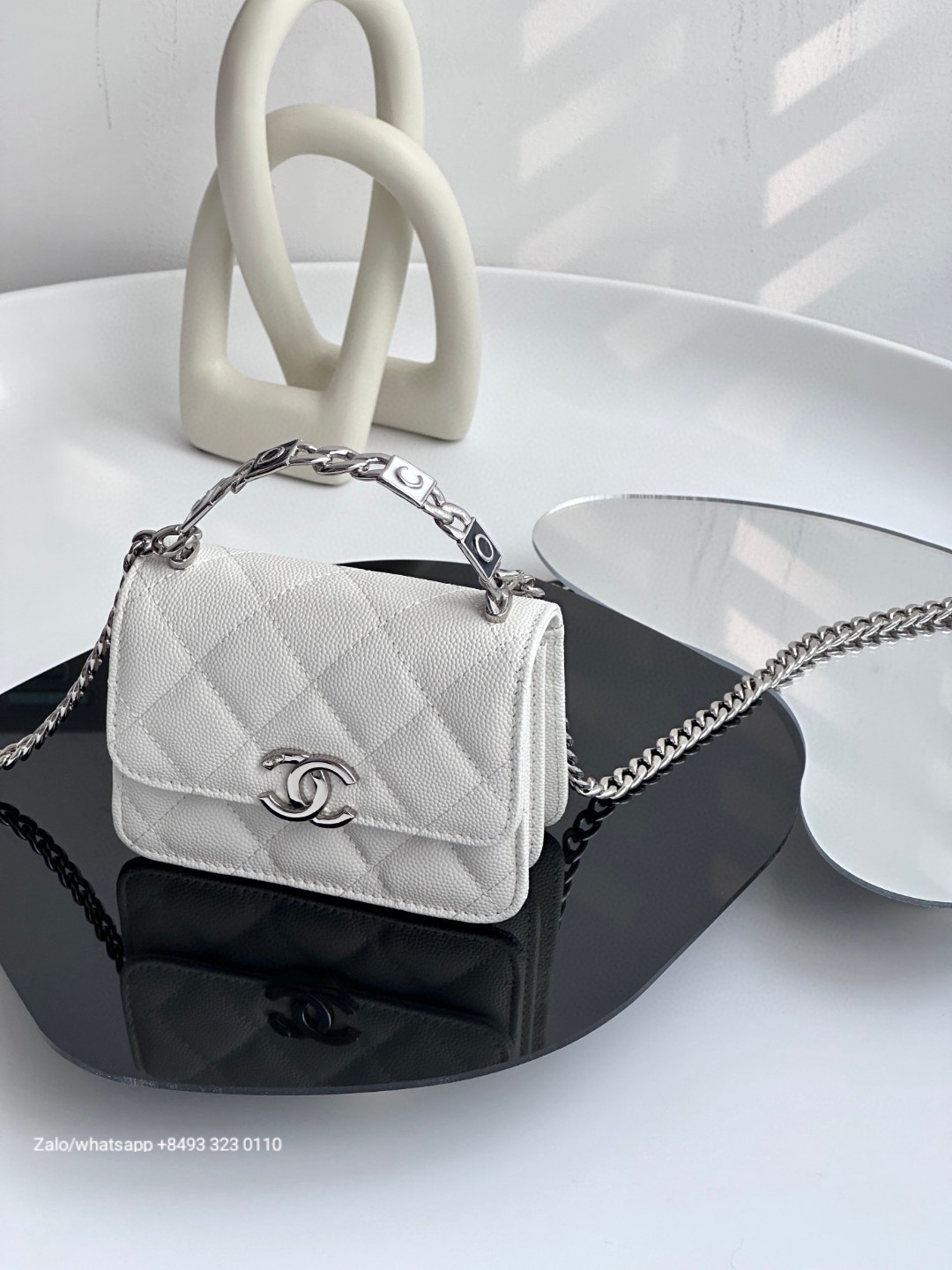 CHANEL 22S FLAP BAG WITH TOP HANDLE Grained calfskin dark-Tone Metal White/black