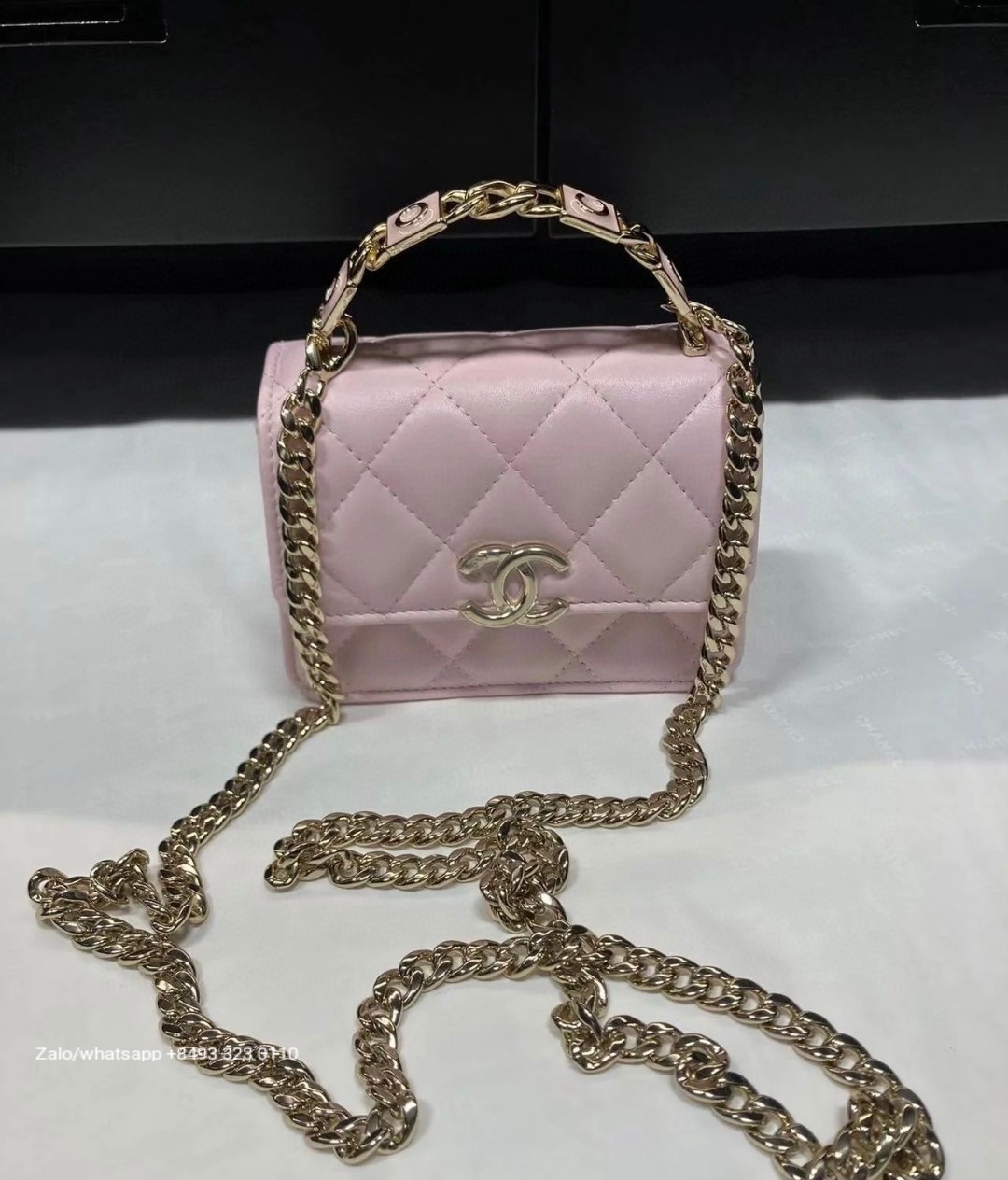 CHANEL 22s FLAP BAG WITH TOP HANDLE Lambskin Gold-Tone Metal Pink